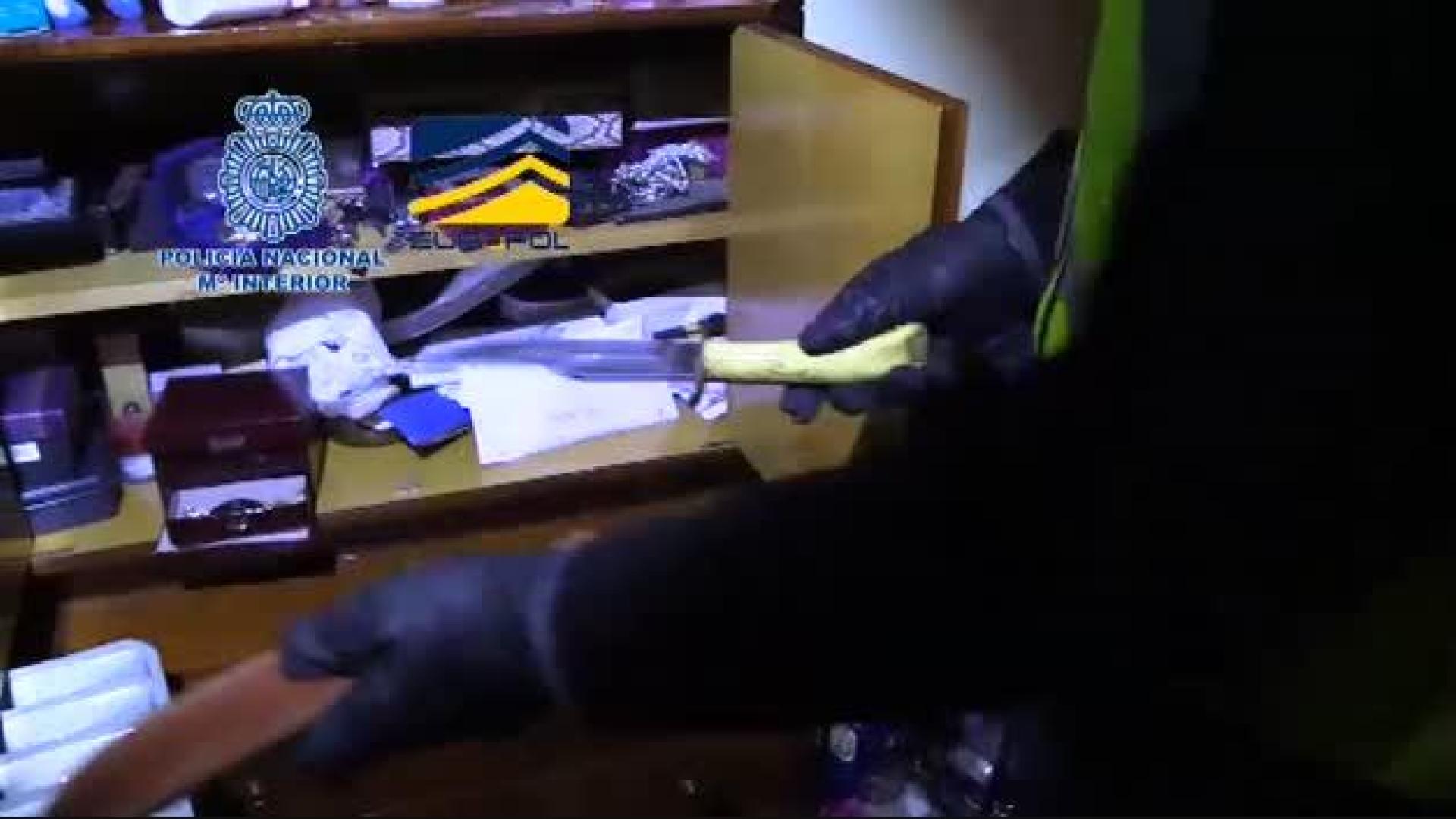 14 detenidos y 10 mujeres liberadas en una operación internacional contra una banda de proxenetas
