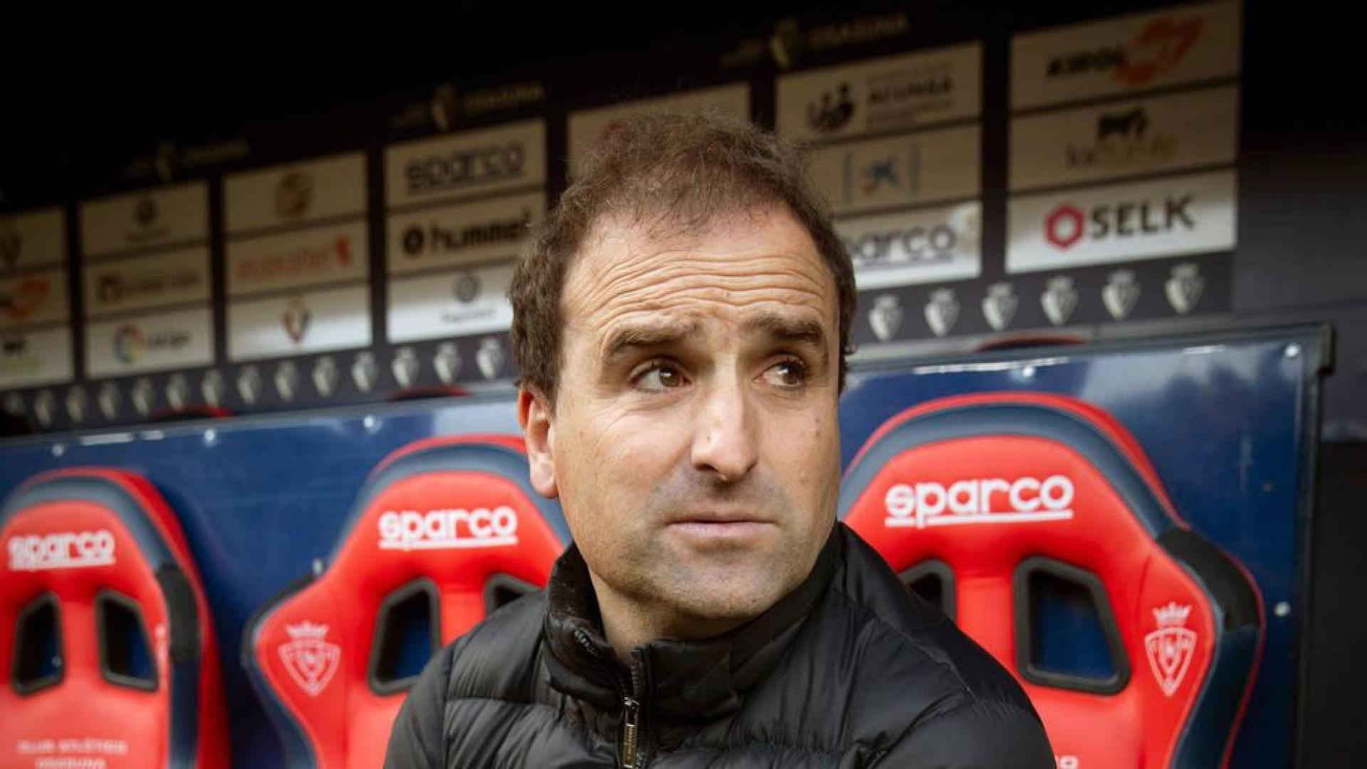 El entrenador de Osasuna, Jagoba Arrasate, minutos antes del inicio del partido.