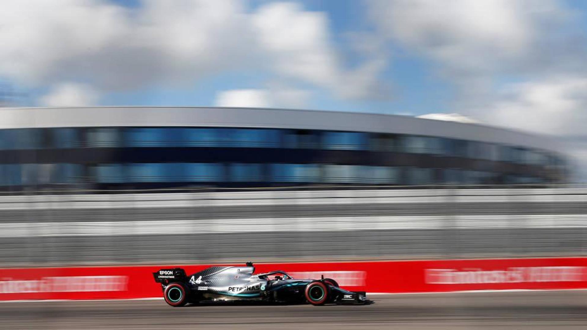 Victoria de Hamilton en Sochi con sexto puesto del español Carlos Sainz
