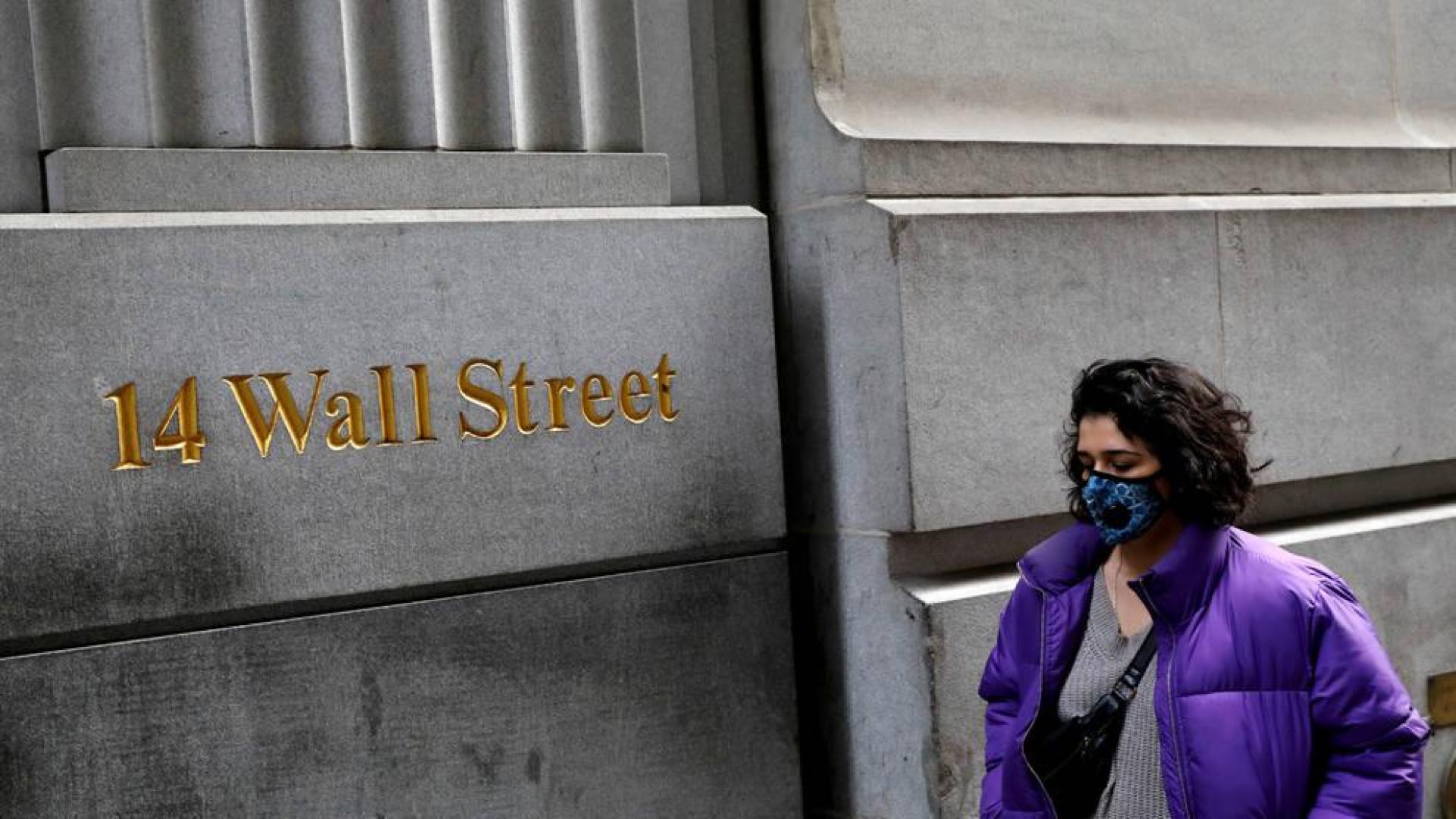 Wall Street se hunde y cierra durante 15 minutos