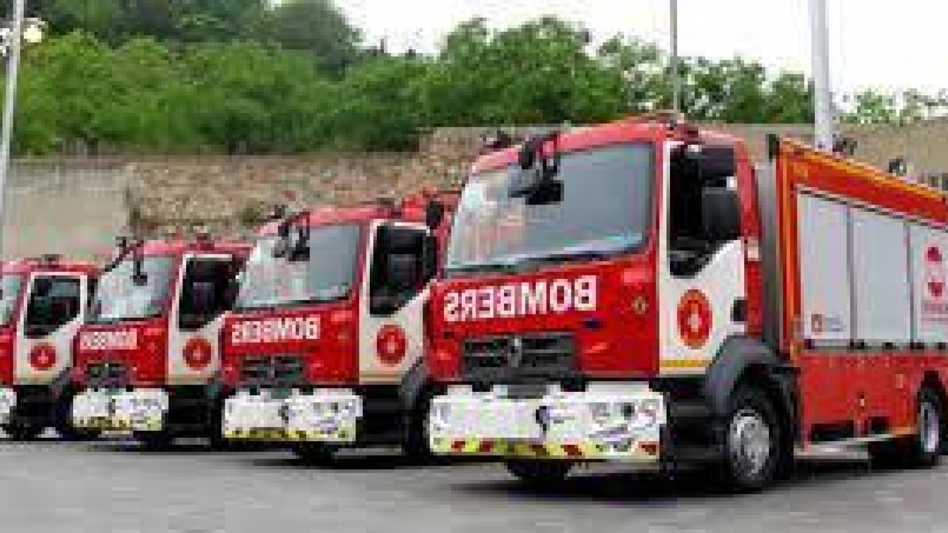 Cuatro heridos al incendiarse un piso en Barcelona