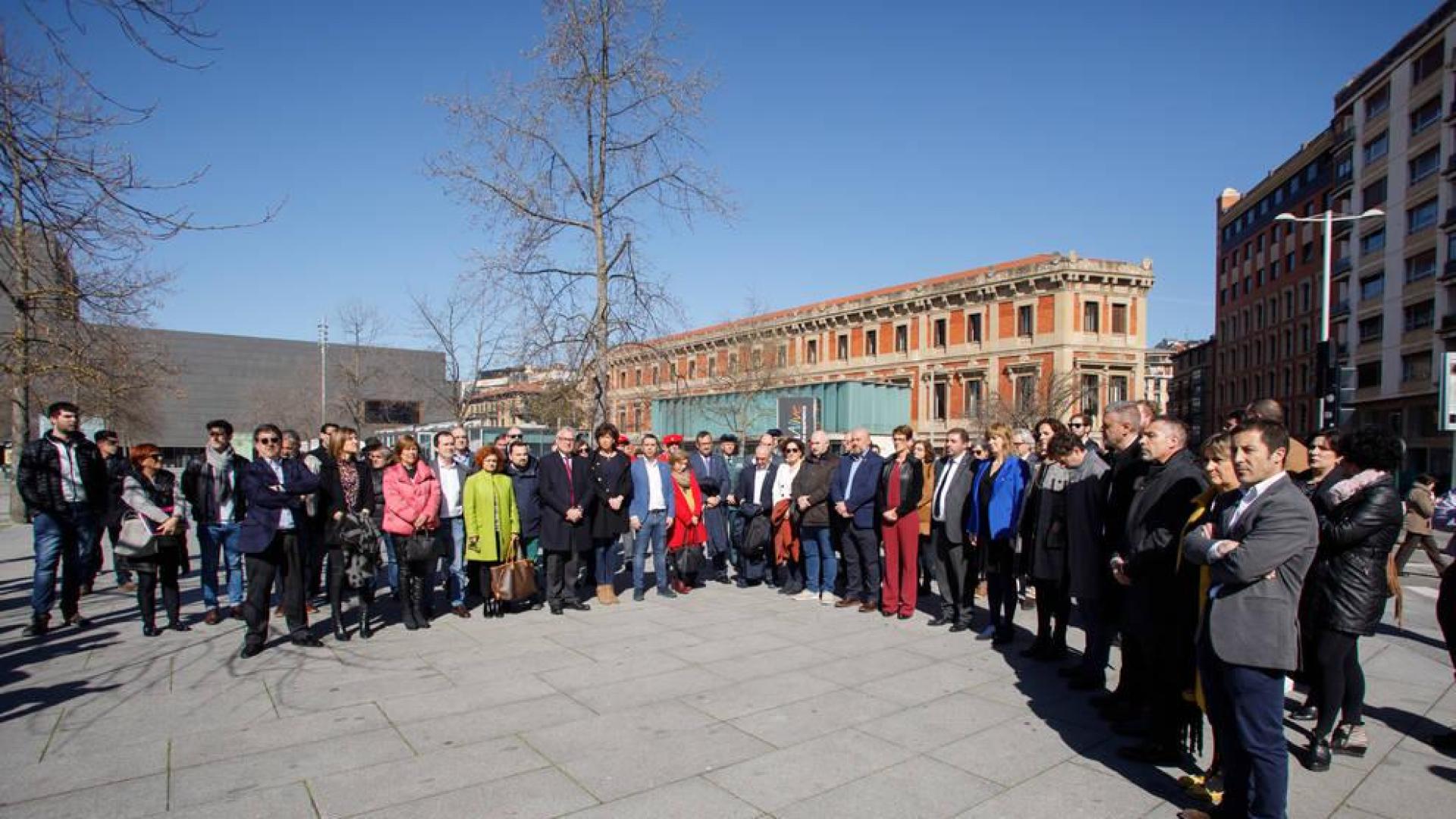 Sólo el delegado de la AVT asiste por las víctimas al homenaje institucional