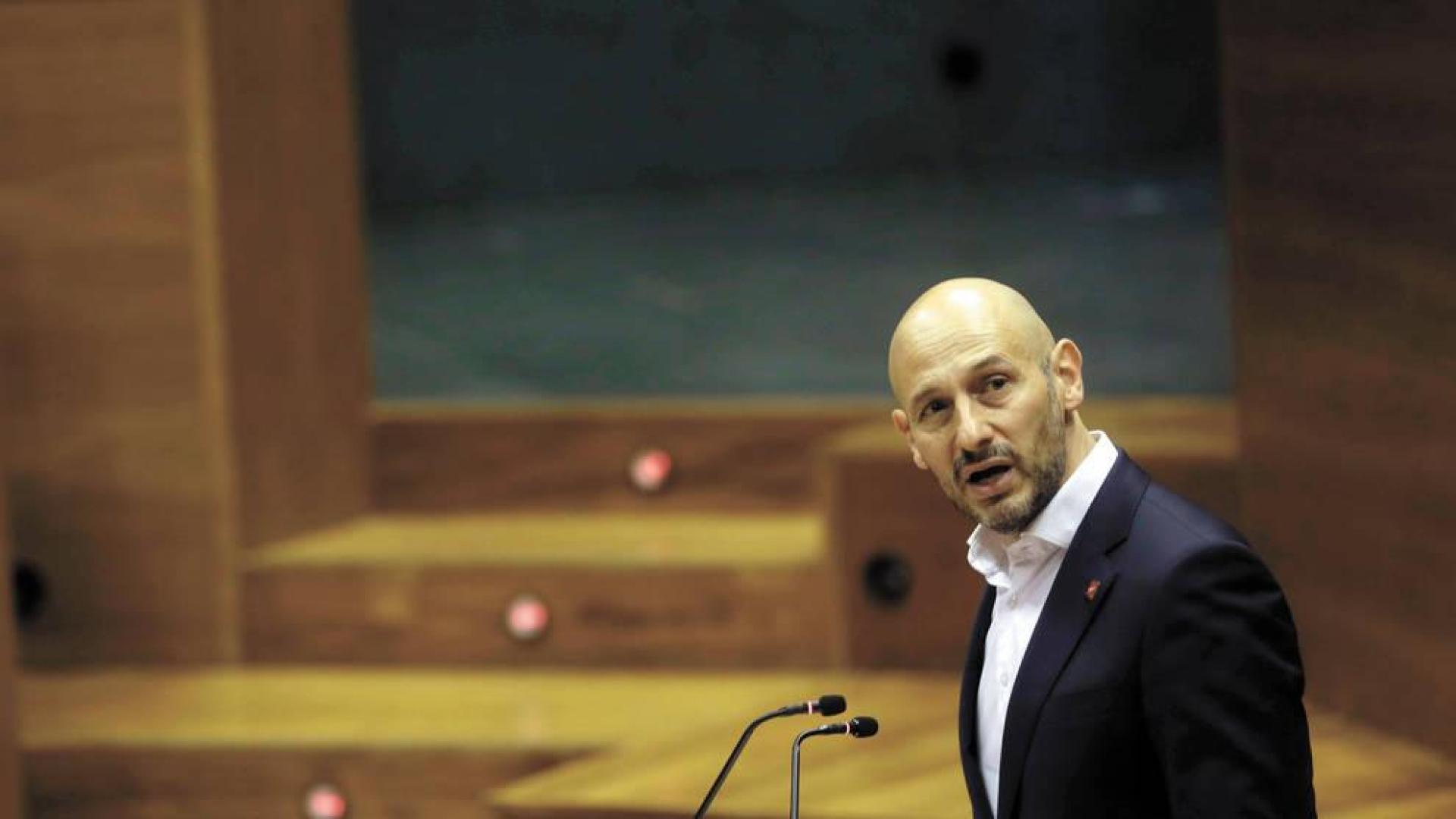 Iriarte (NA+) al PSN: “Condeno el franquismo, pídanle a Bildu que haga lo mismo con ETA”