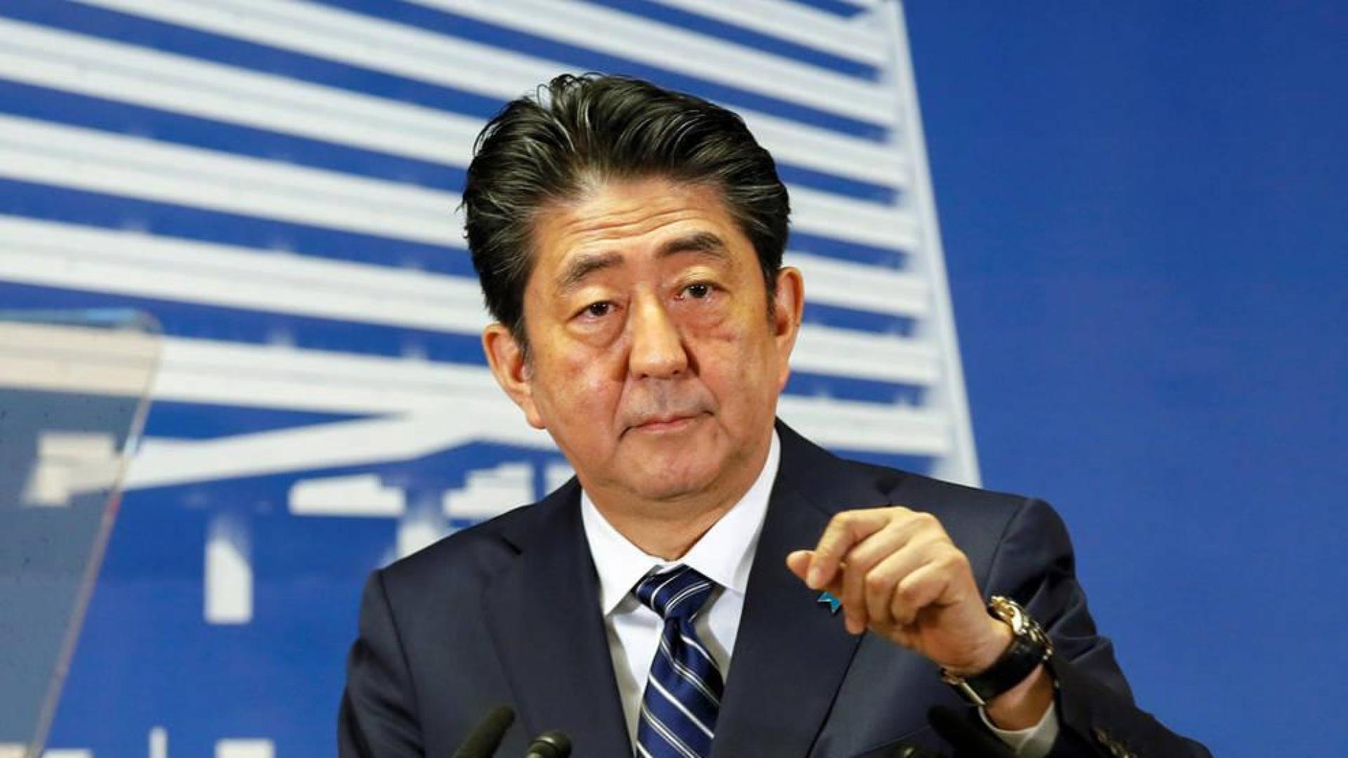 Abe promete "medidas contundentes" ante Corea del Norte tras su reelección