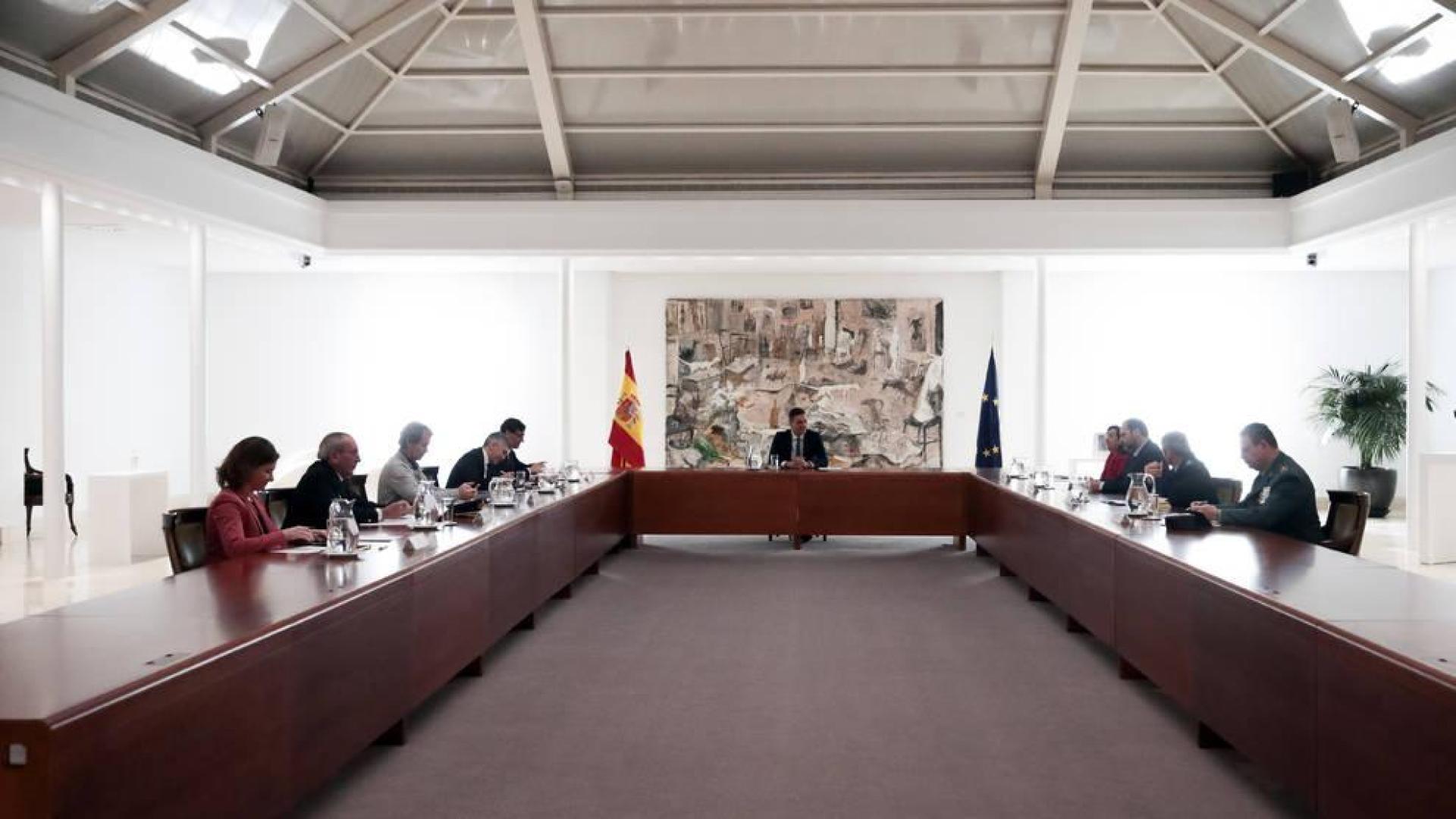 Sánchez preside el primer Consejo de Ministros virtual de la historia de España