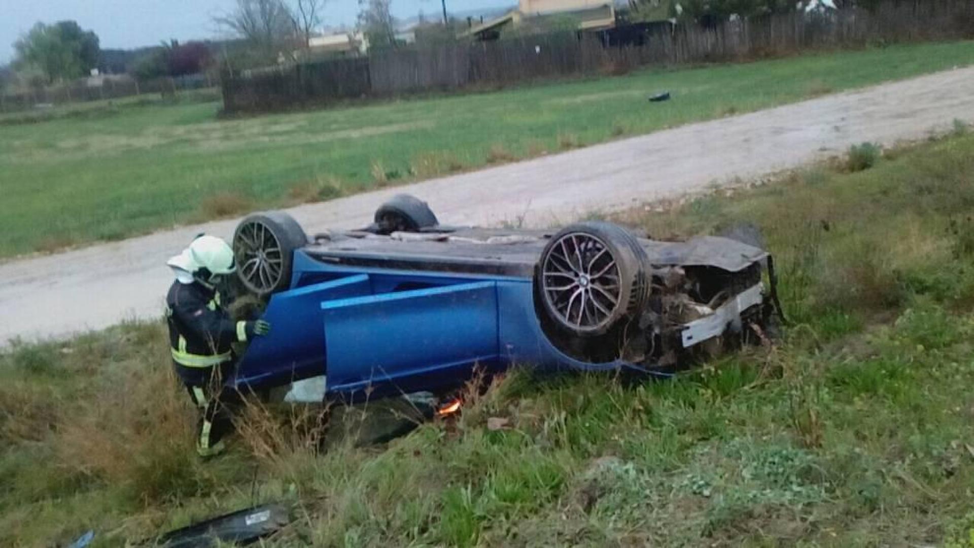 Así quedó el vehículo en el que viajaba el joven.