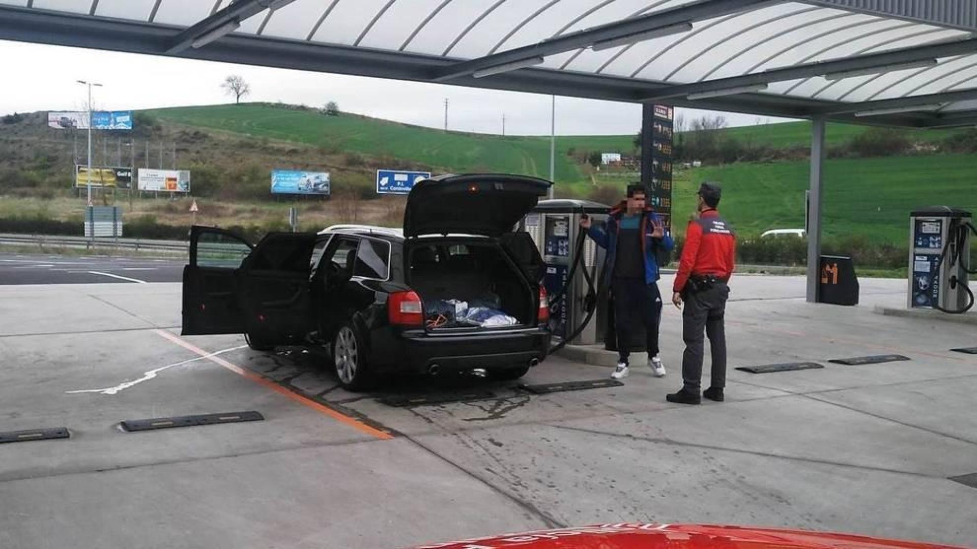 Sanción a una persona por ir a aspirar el coche a una gasolinera en Pamplona