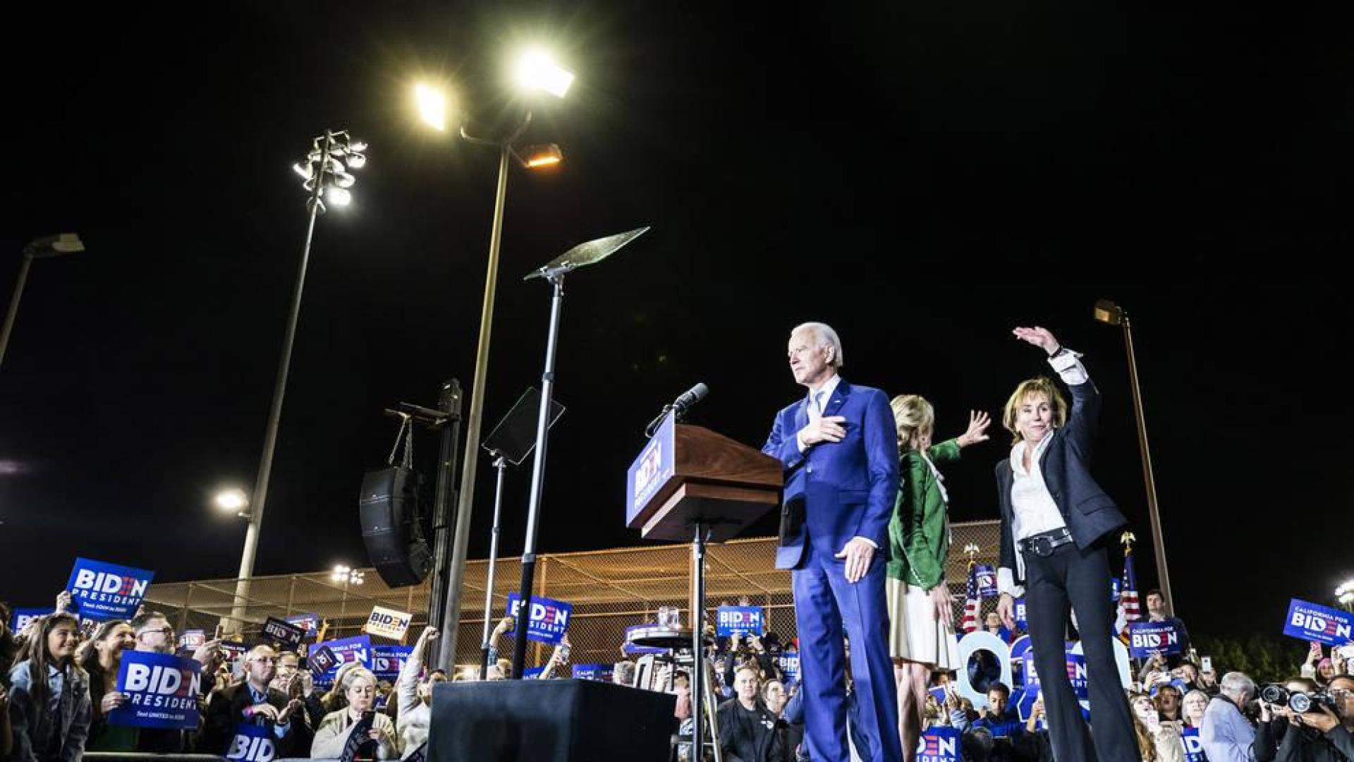 Biden se lleva ocho de los 14 estados en el 'supermartes'