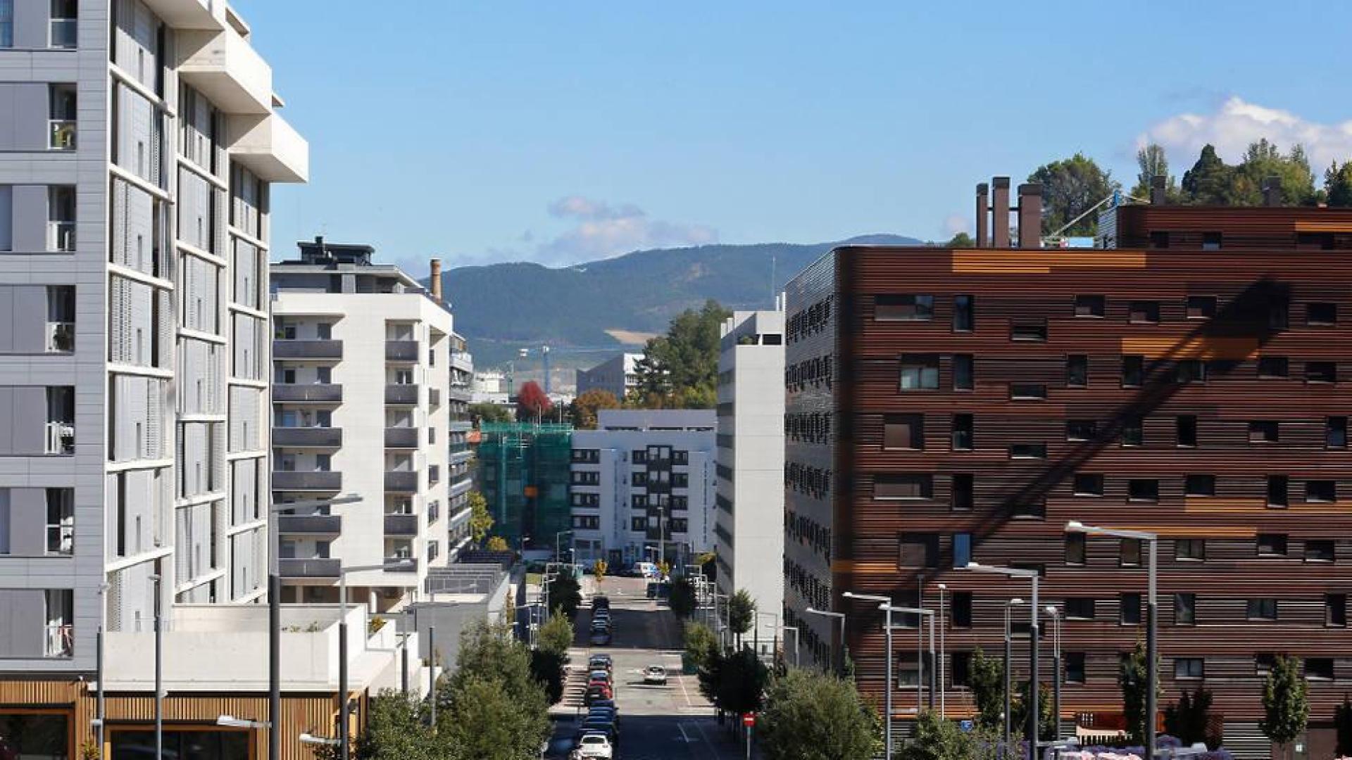 Las entidades apenas aplazan la firma de hipotecas y cargan el impuesto al cliente