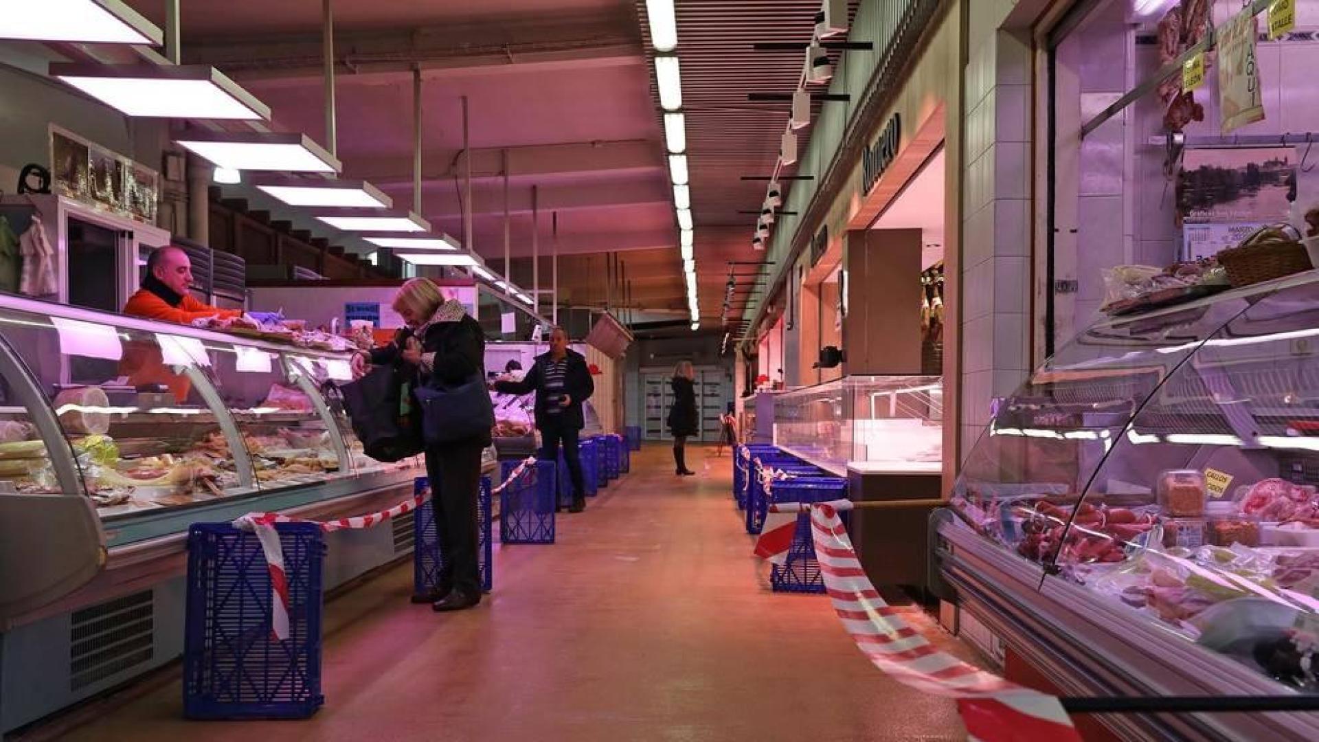 Los mercados de Pamplona de protegen ante el coronavirus