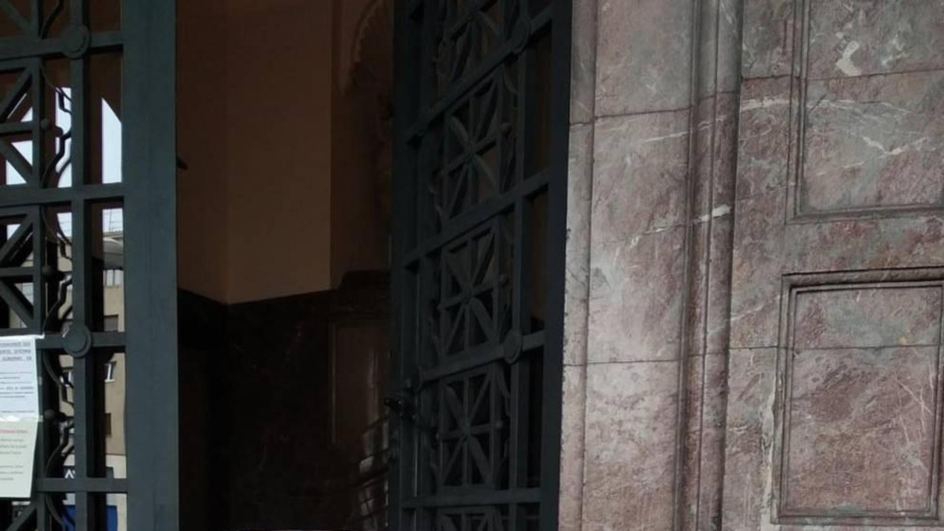 Un ciudadano entrega 10.400 guantes en la Delegación del Gobierno de Navarra