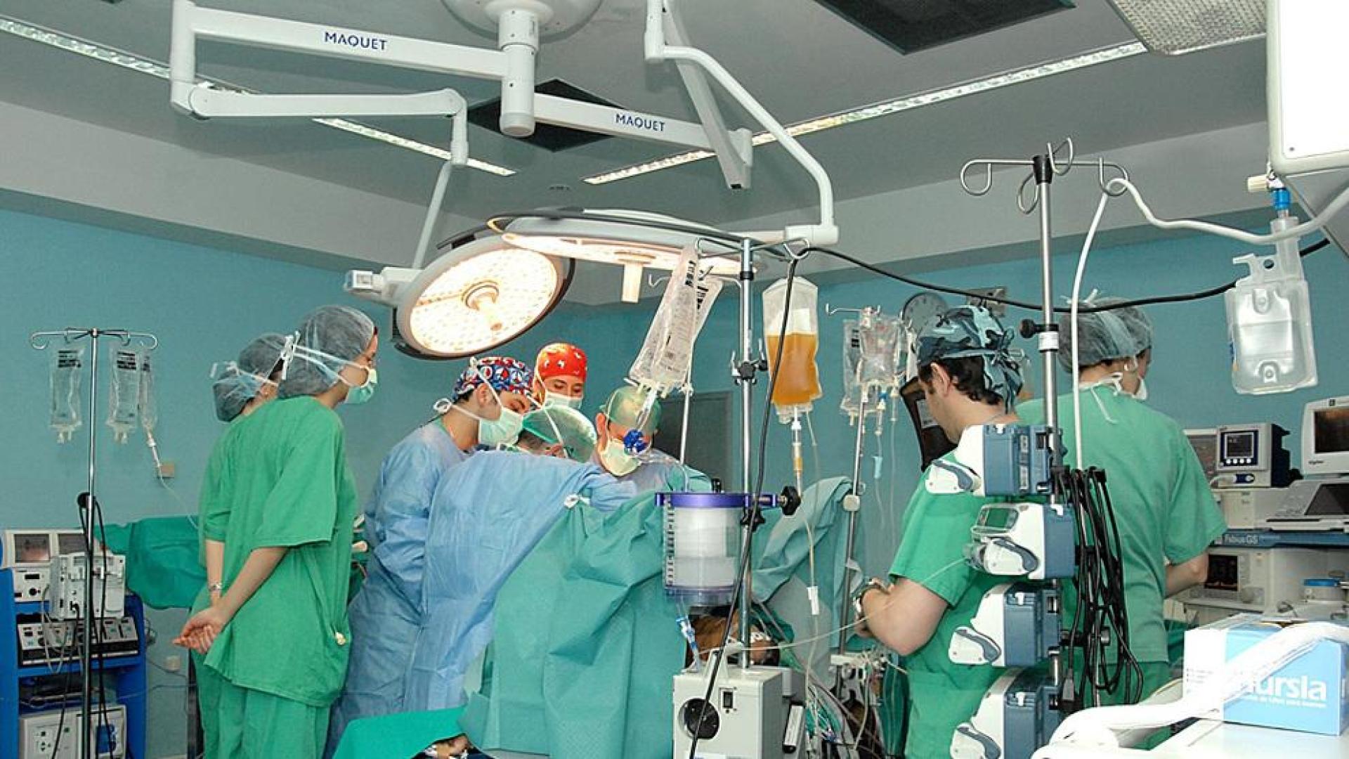 Sanidad cree que sobran cuatro de las 18 unidades de trasplante card&iacute;aco