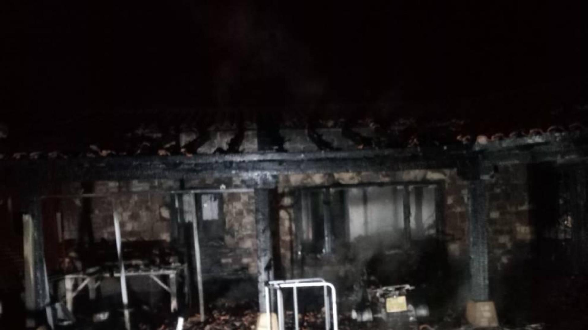 Arde un porche y un tejado de una vivienda de Eulz (valle de Allín)