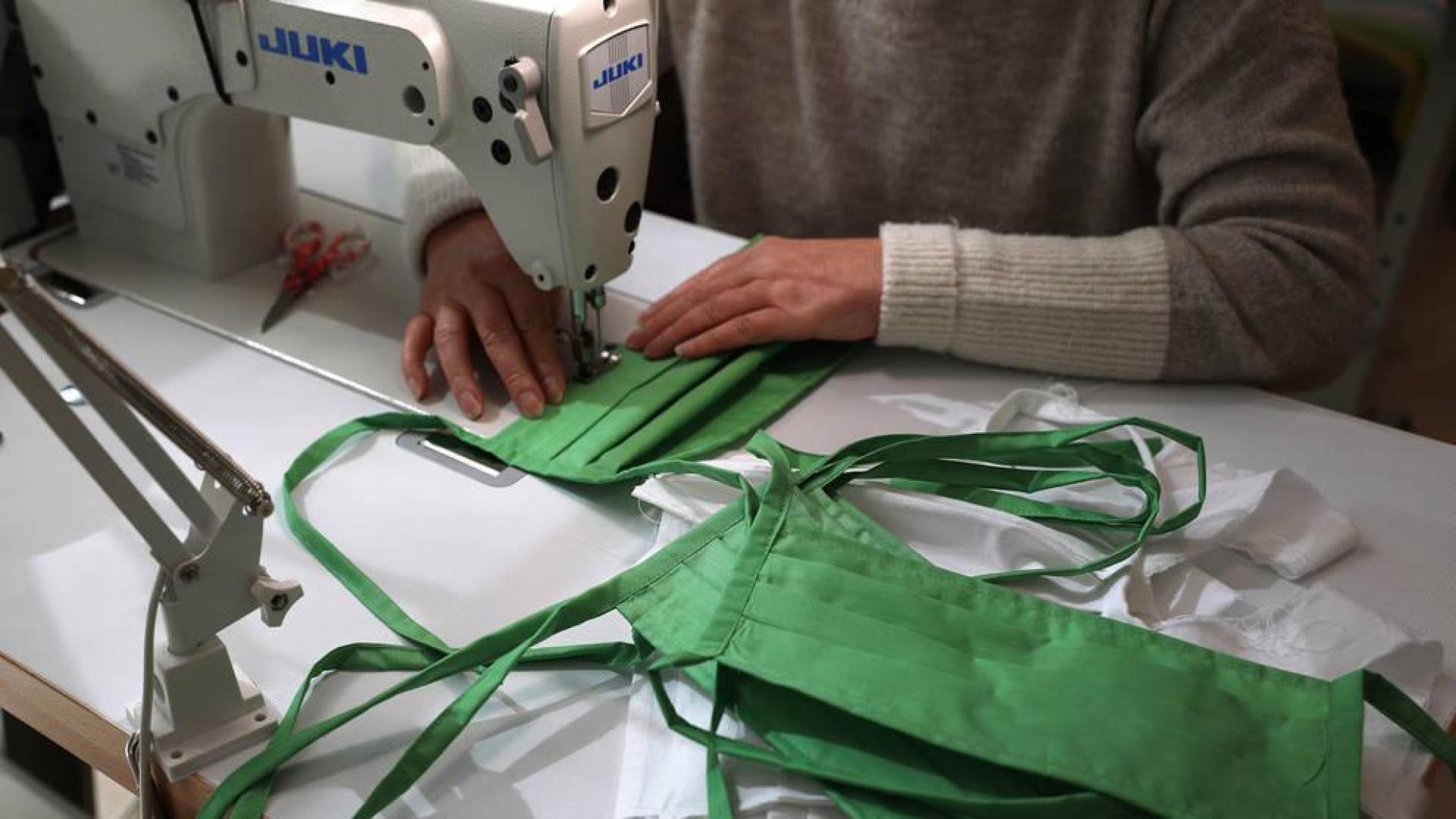 Tres modistas navarras piden algodón para coser mascarillas gratuitas