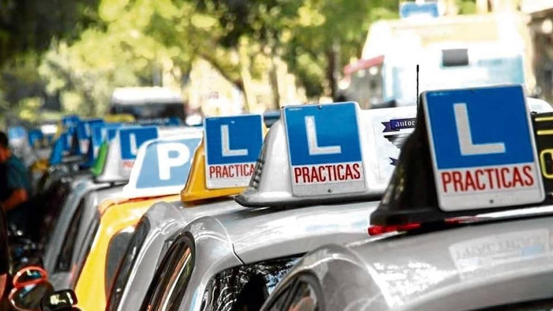 La DGT quiere implantar ocho horas de formación presencial obligatoria antes de presentarse al  teórico.
