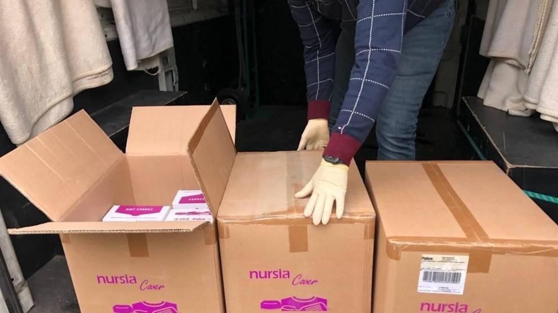 Reparto de mascarillas en Cádiz.