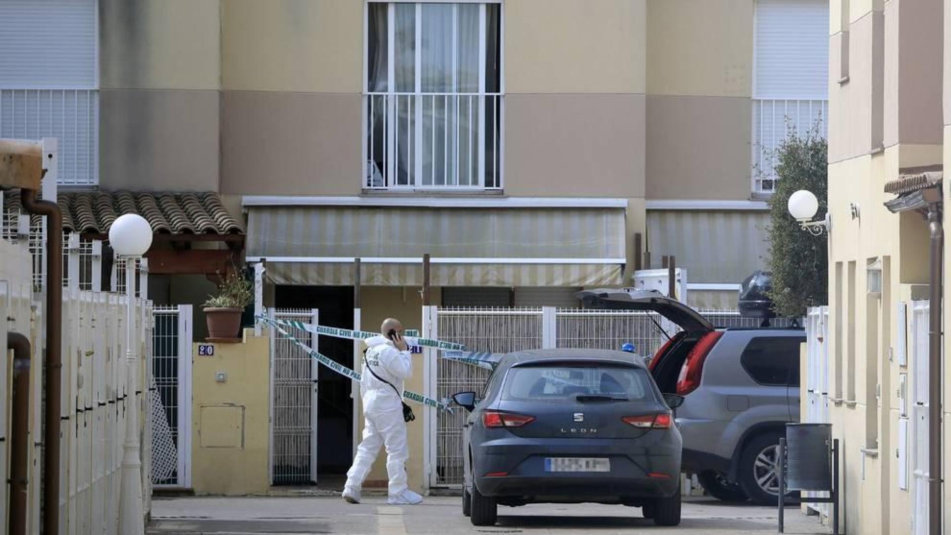 La Guardia Civil, en el lugar del asesinato.