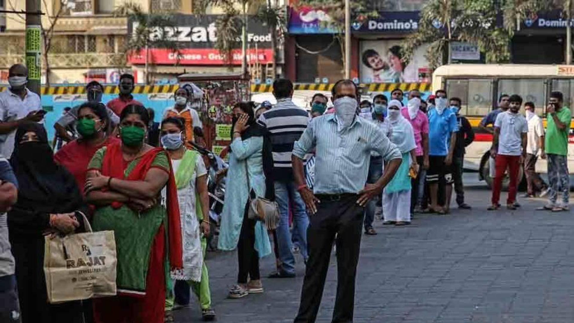 India confina a sus 1.300 millones de habitantes para frenar el coronavirus