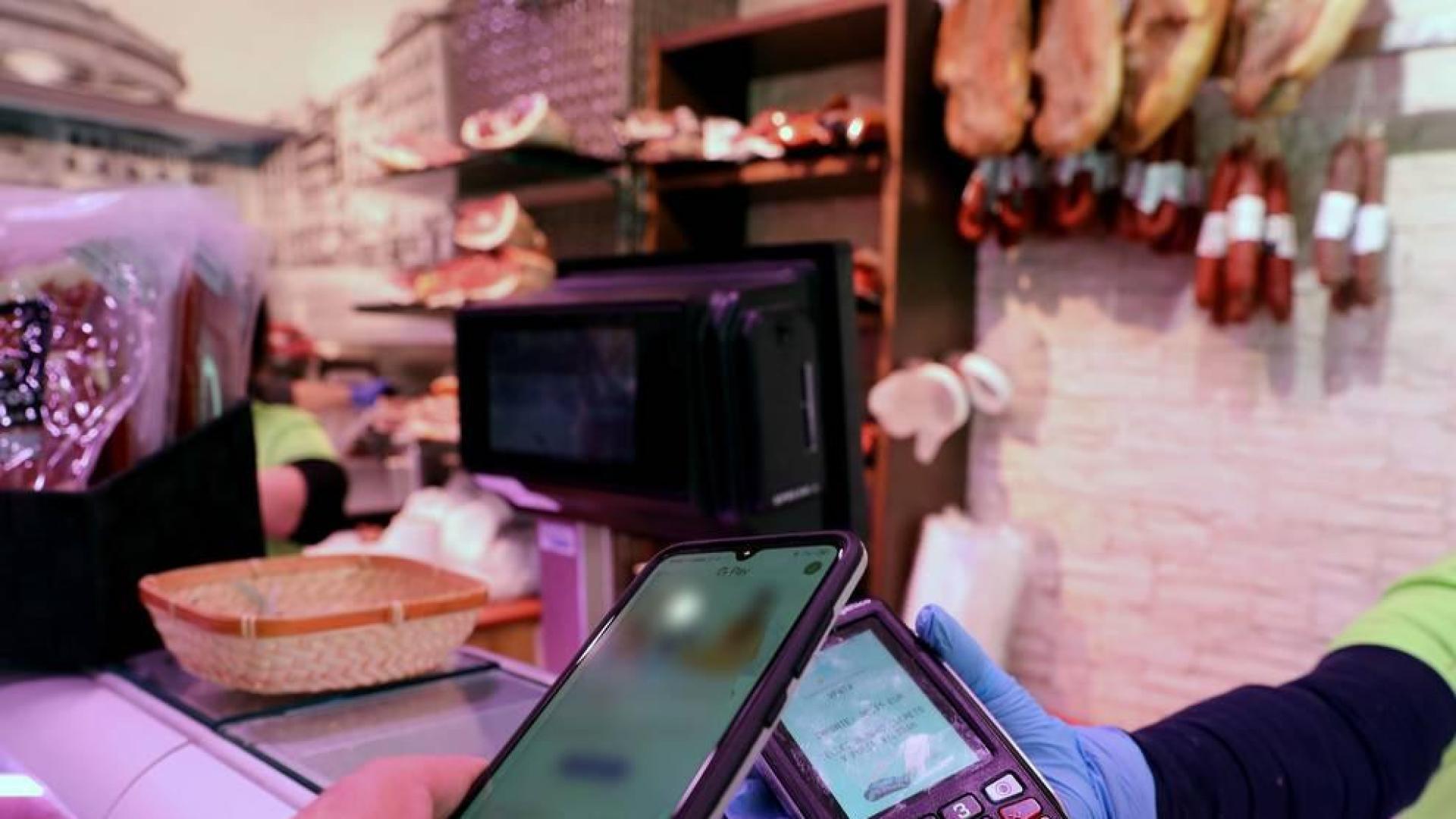 Desde que se decretó el estado de alarma, se ha extendido el uso de los servicios de pago con el móvil.