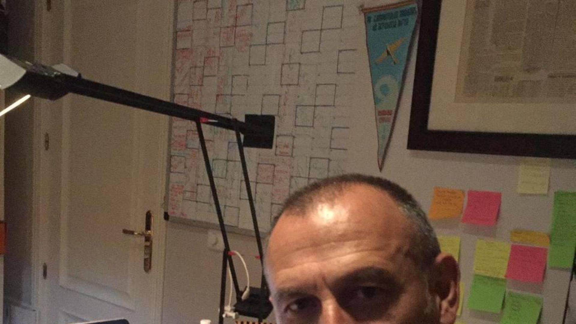El piloto Cástor Fantoba valora poder estar en casa, junto a su familia, en una situación como la actual.