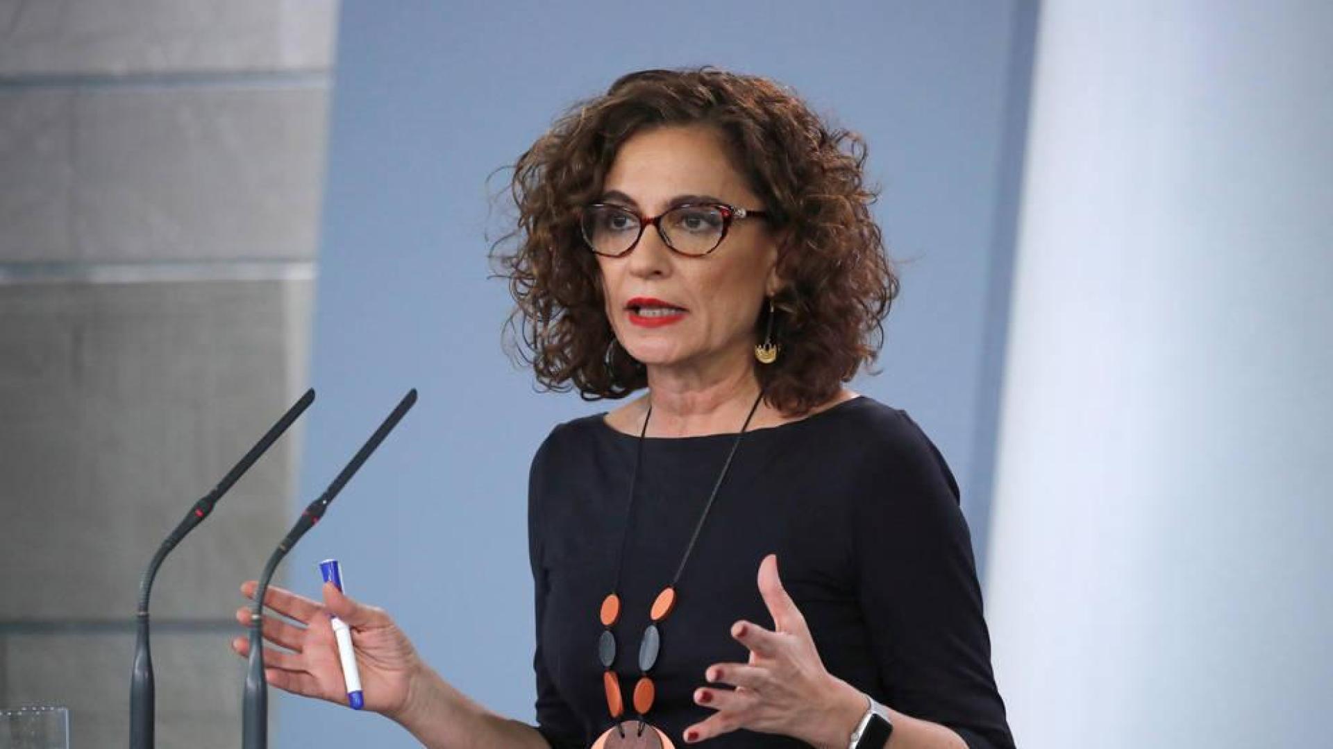 La ministra de Hacienda, María Jesús Montero, en la rueda de prensa ofrecida este lunes tras su encuentro con Casado.