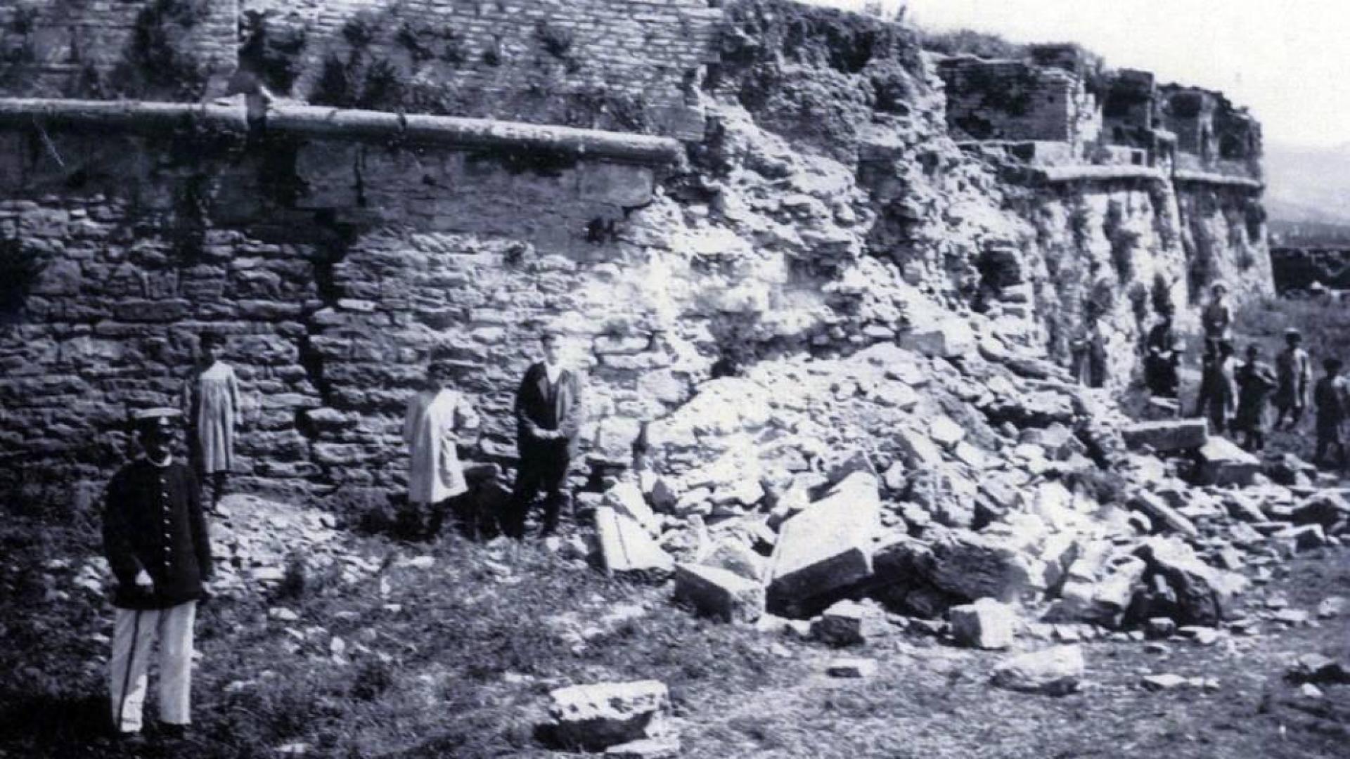 De la peste, en sus apariciones de 1348 y 1599; el cólera, que azotó con virulencia la ribera en 1855; y la gripe mal llamada española de 1918, hay referencias documentales que sitúan a la comunidad foral a lo largo de la historia ante males que azotaron y diezmaron su demografía.