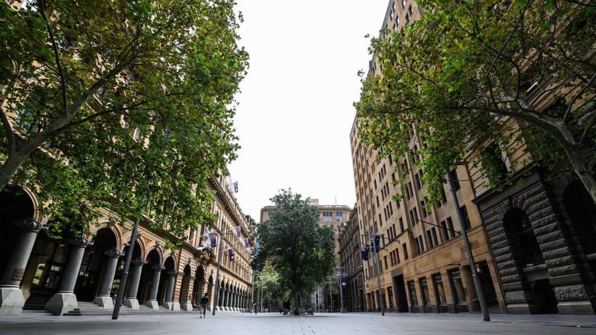 Un australiano asegura que ha completado maratón en su piso durante aislamiento