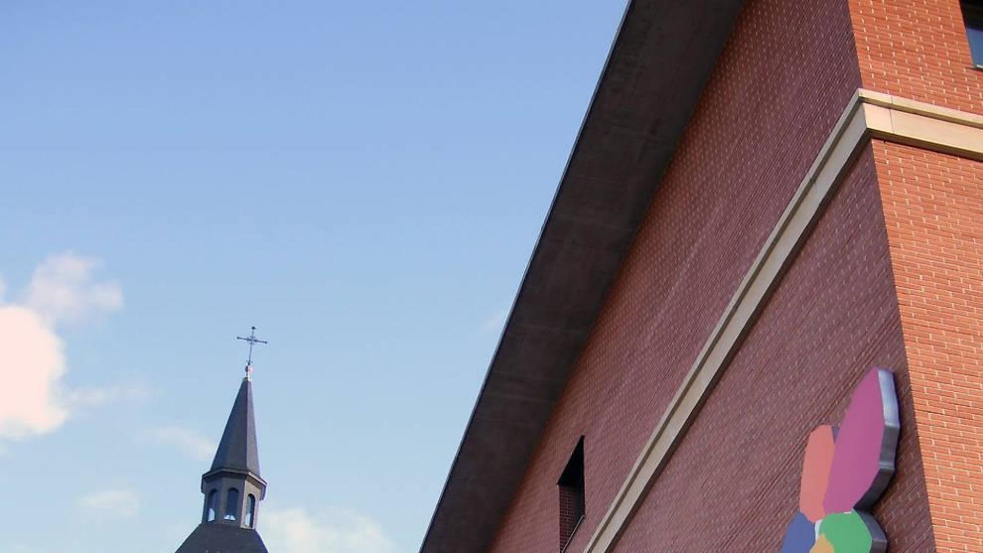 El dueño de Decathlon compra las residencias geriátricas de Amma