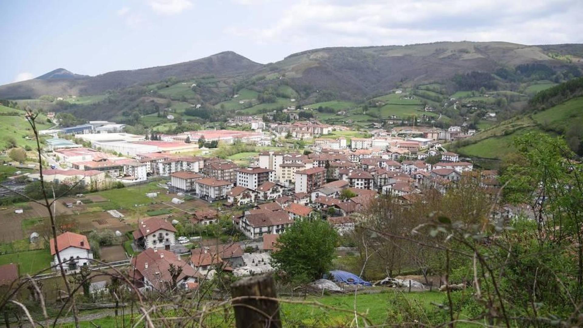 En una imagen de archivo, panorámica del centro urbano de Leitza.
