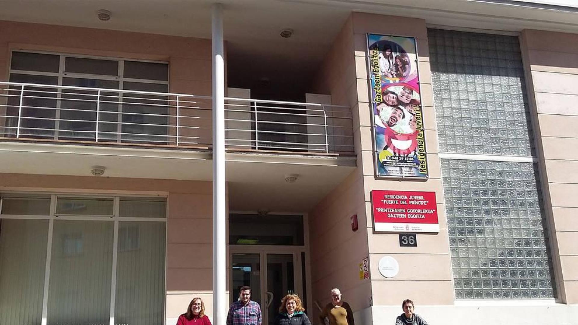 Parte del equipo que atiende la Residencia Fuerte del Príncipe.