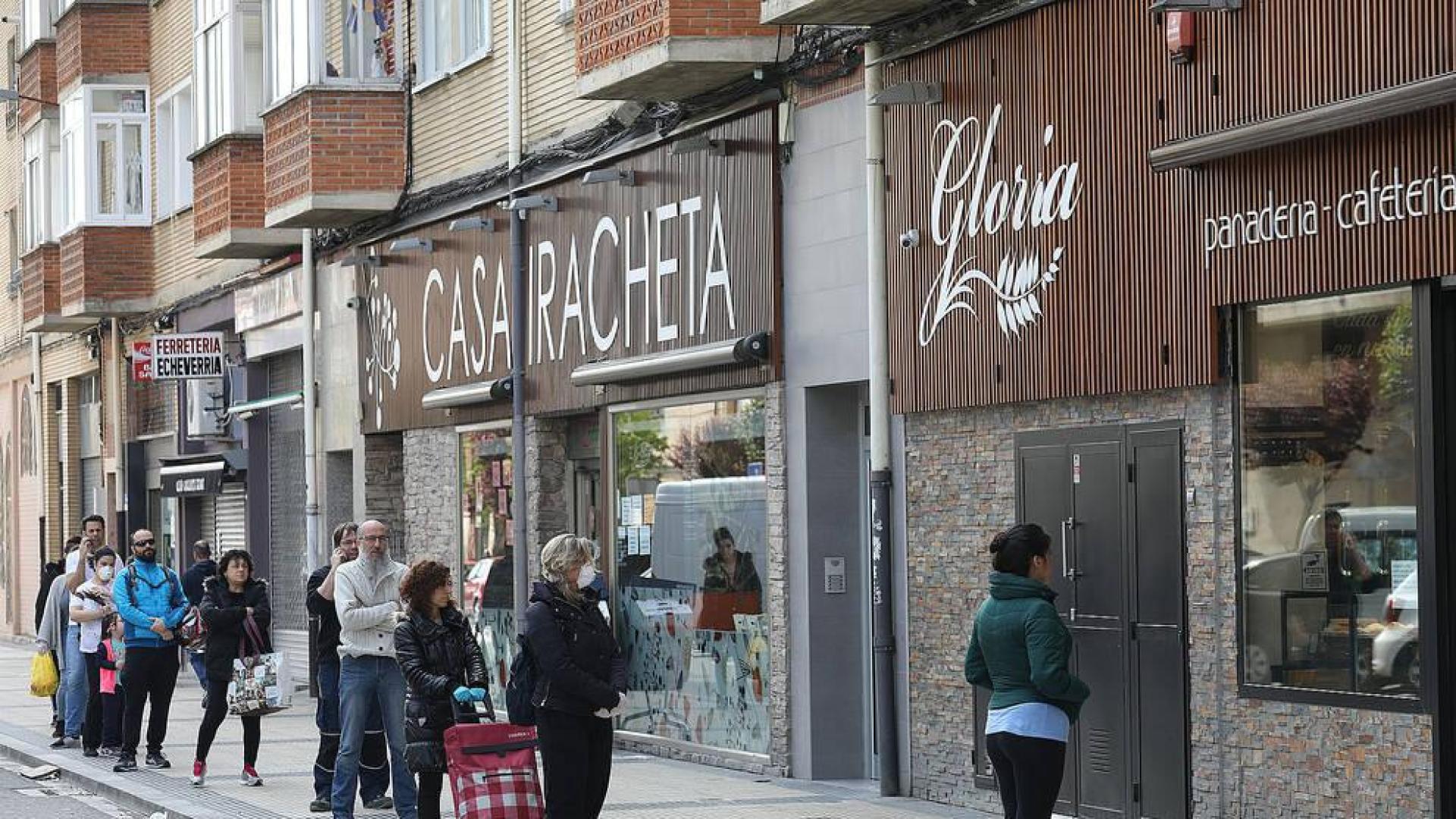 Voluntarios para hacer compras y mascarillas en Berriozar
