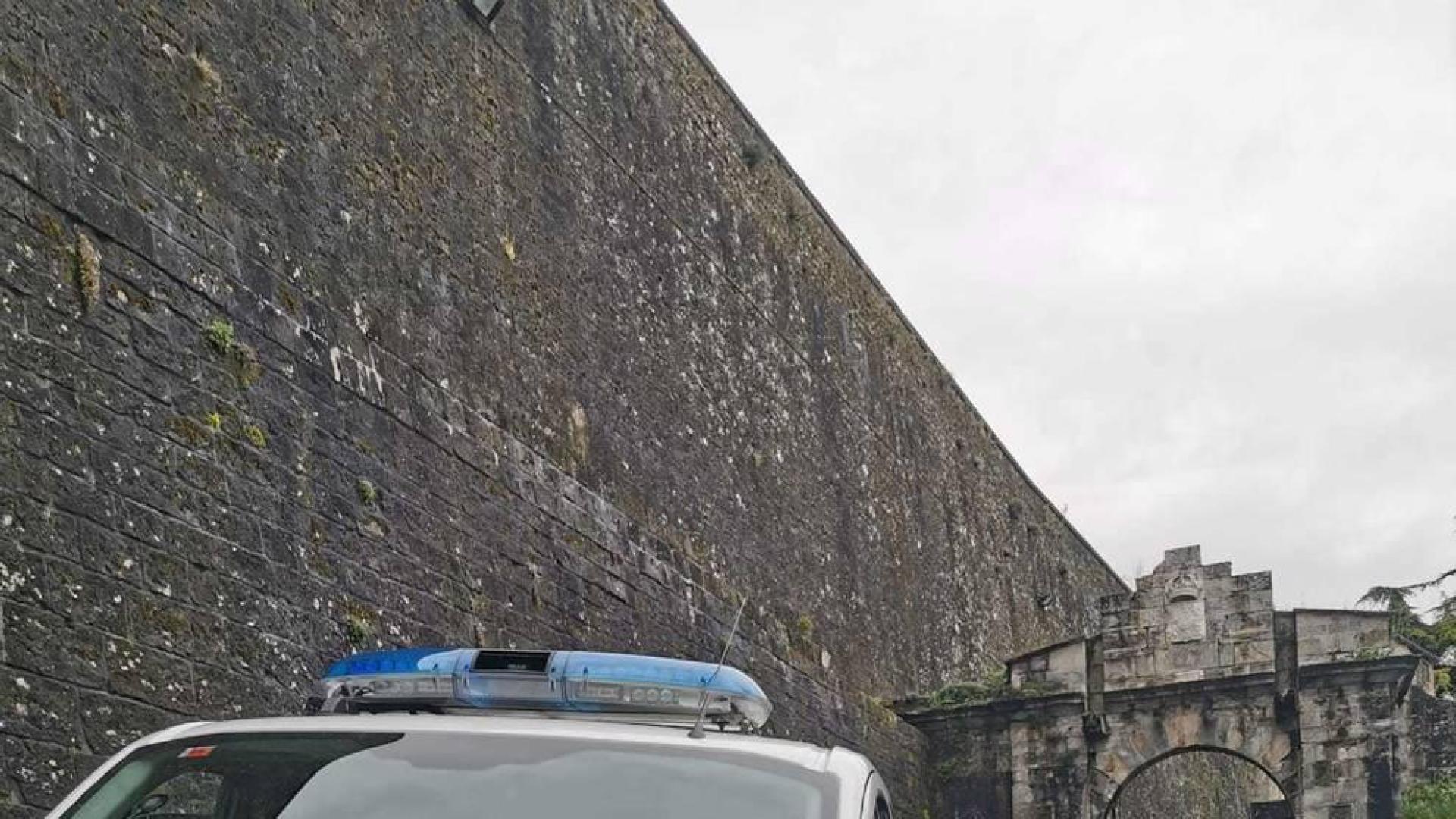 Denunciadas cinco personas en Pamplona por estar dentro de una furgoneta consumiendo alcohol