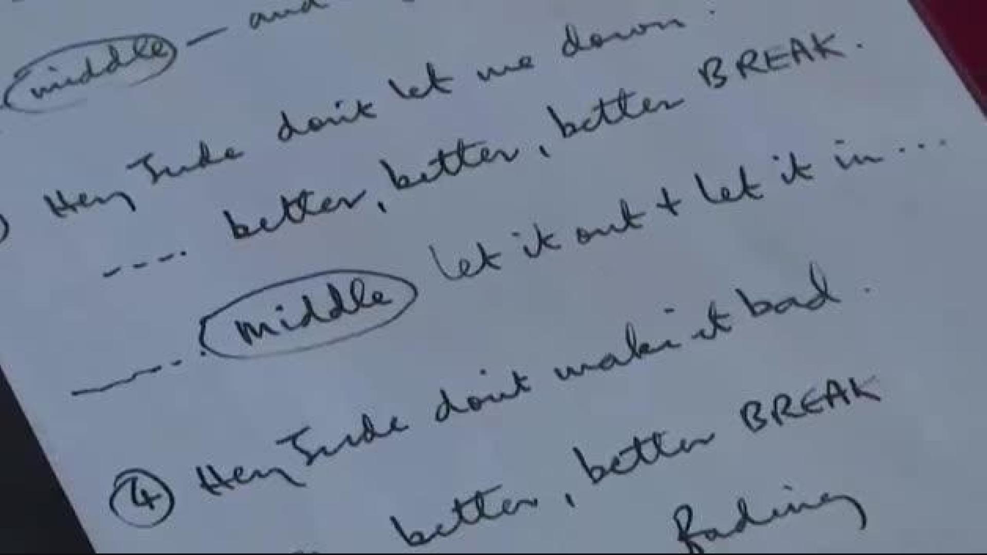 Vídeo: El manuscrito de la canción 'Hey Jude' de Los Beatles se subasta por más de 830.000 euros