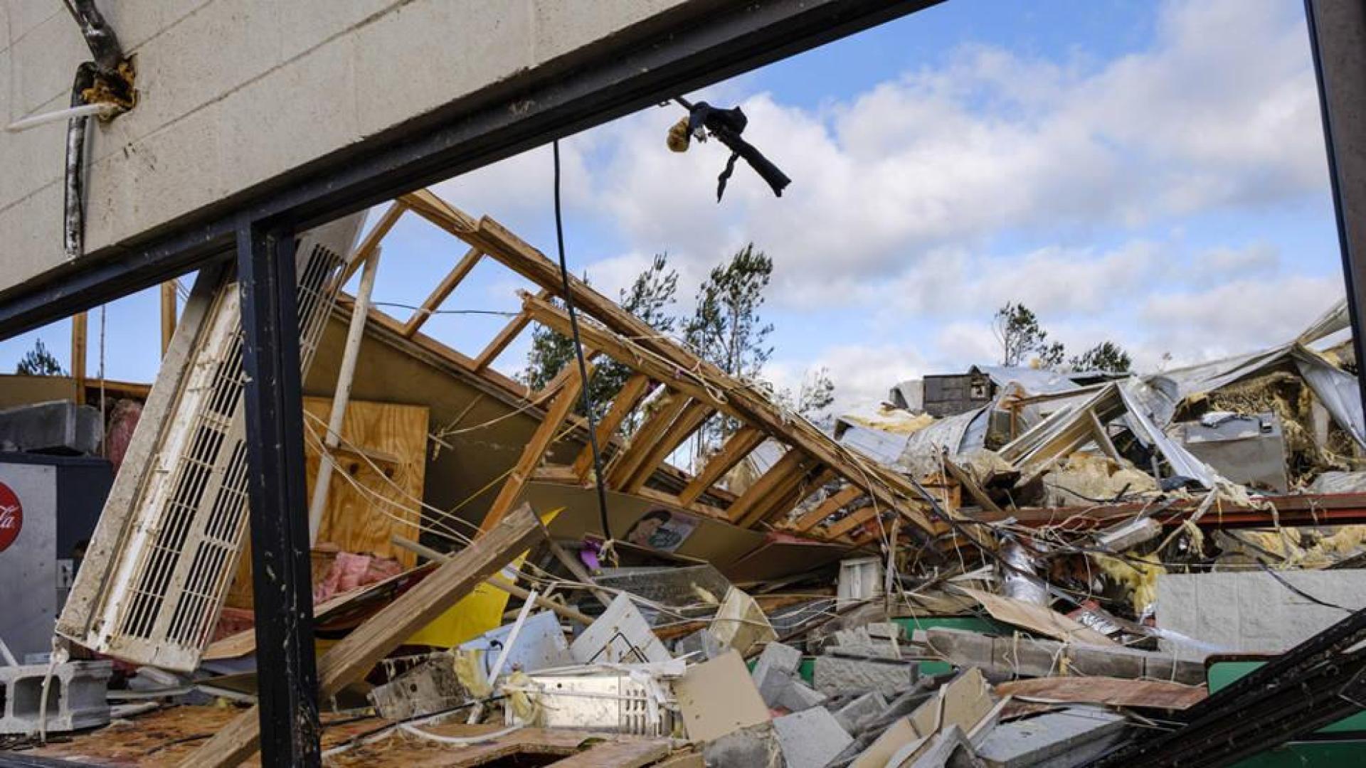 Al menos 18 muertos por tormentas y tornados en el sur de Estados Unidos