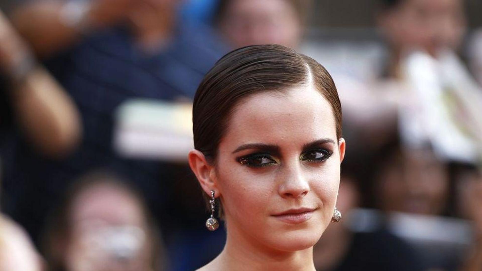 A Emma Watson la confunden con una niña en el aeropuerto