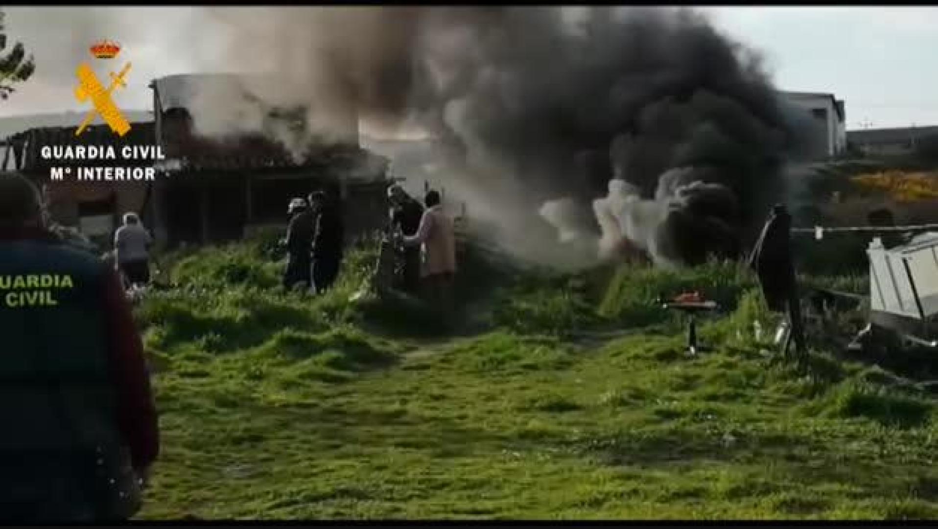 Vídeo | Sorprendidos haciendo una barbacoa en un descampado urbano en La Rioja