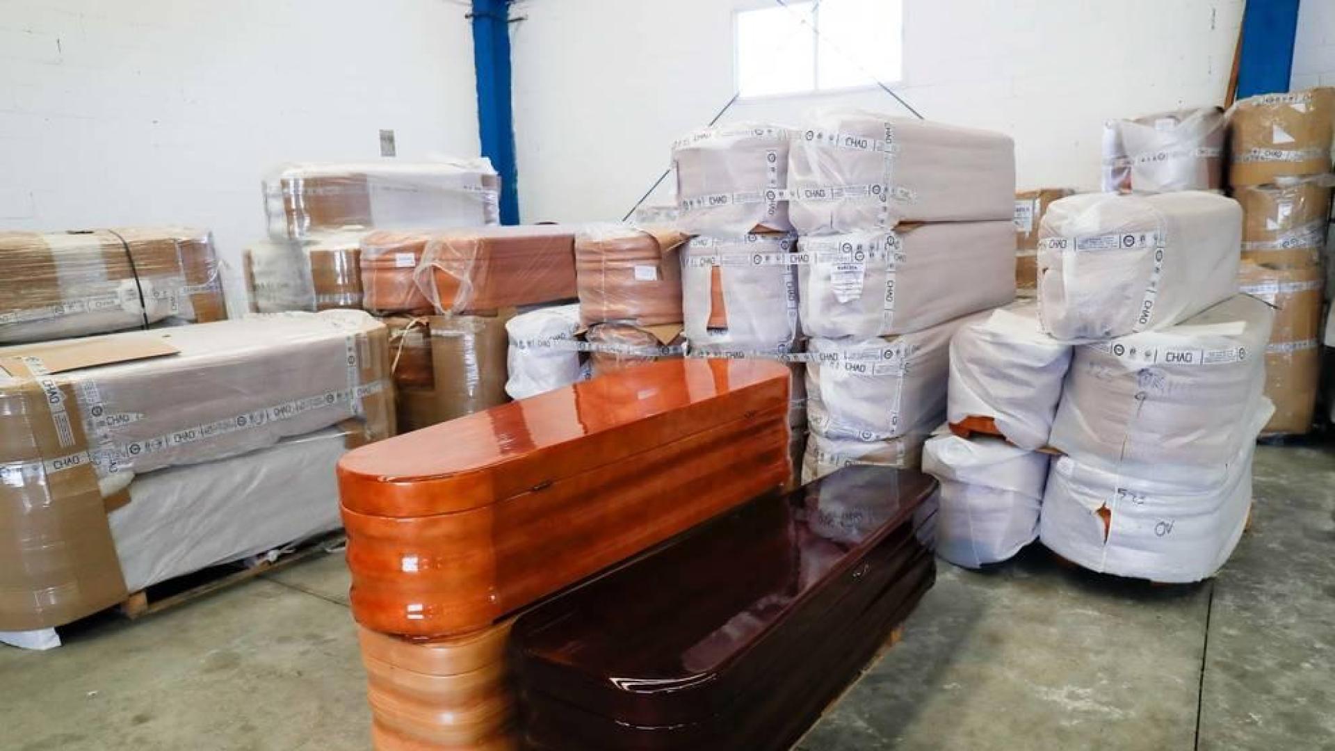 Los tanatorios tienen asegurado el suministro de féretros estos días