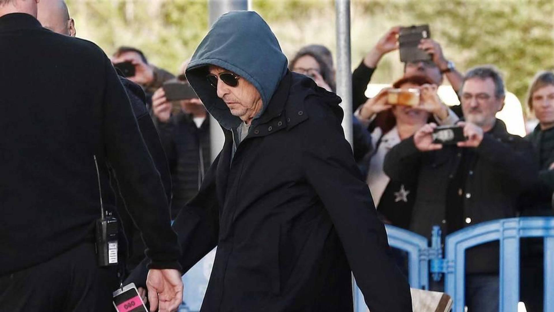 El músico estadounidense Bob Dylan, Premio Nobel de Literatura por las letras de sus canciones, ha encandilado este jueves, en el arranque de su gira española de 2019, a los miles de incondicionales que se han congregado en el pabellón Navarra Arena de Pamplona.