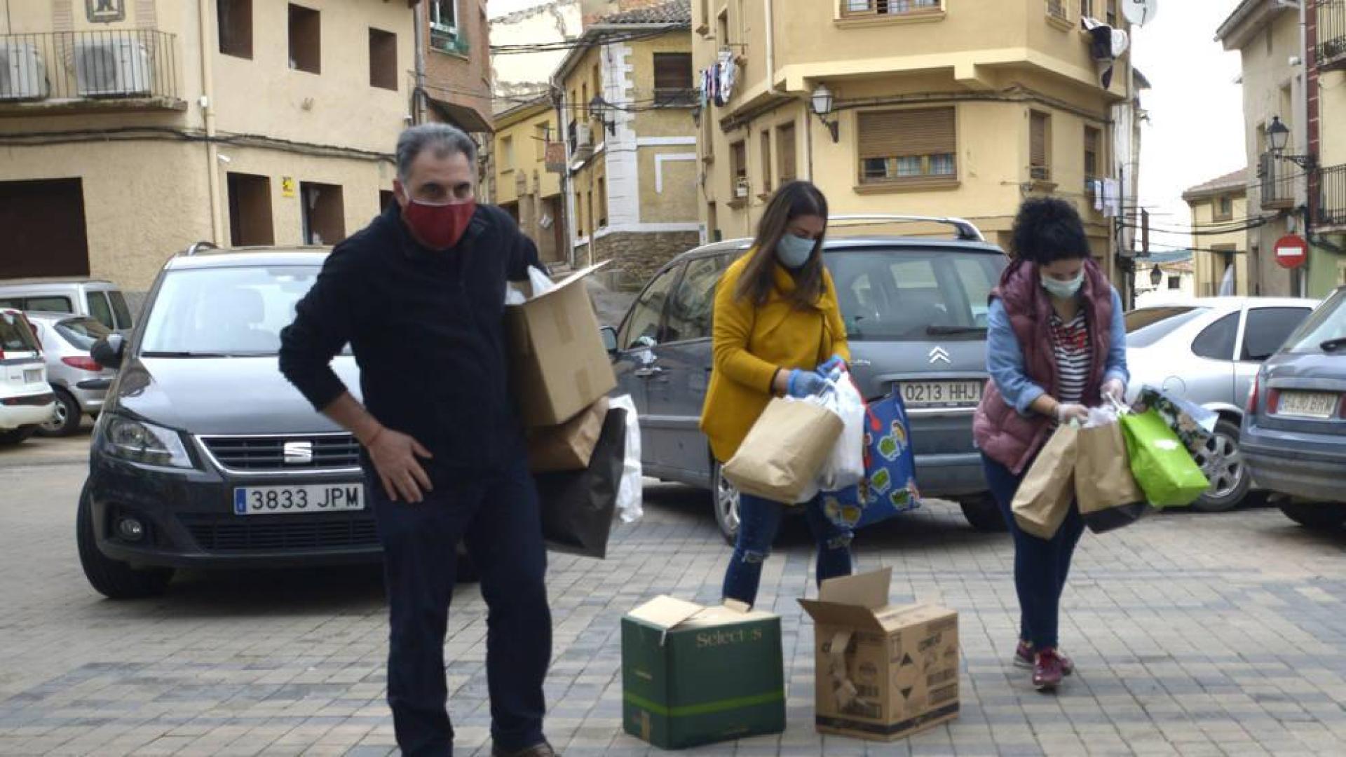 Funes reparte por todas las casas mascarillas hechas por vecinas