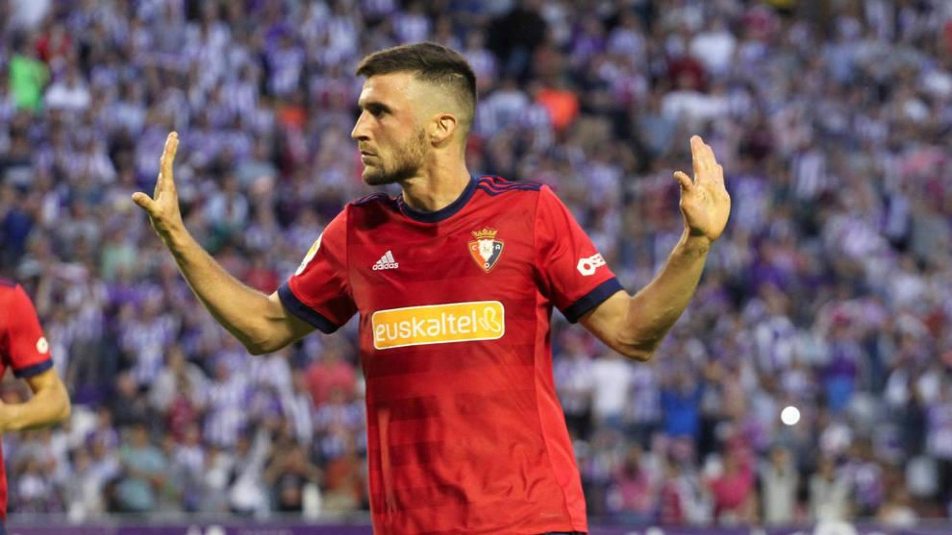 Oier, en el último partido que vistió Osasuna la marca Adidas, en la temporada 2017-2018.