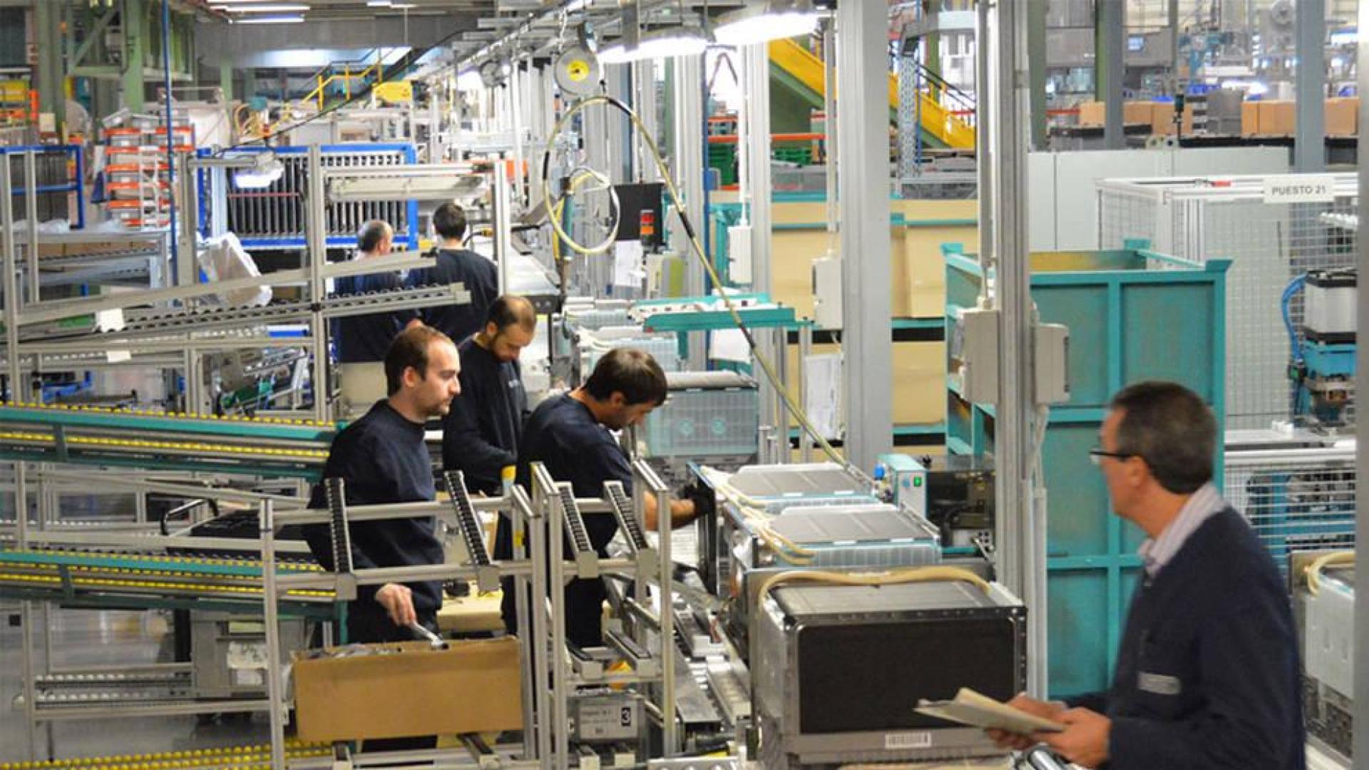 ​La planta de BSH en Esquíroz fabrica desde hoy lavavajillas compactos