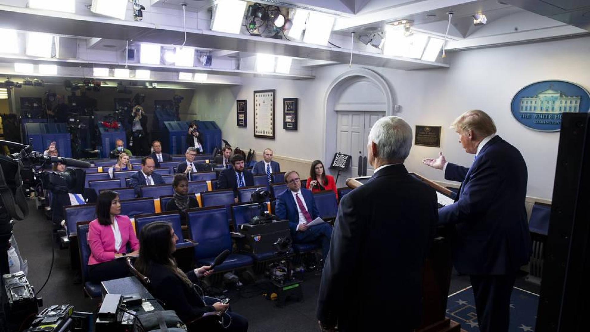 Trump arremete contra el responsable de la lucha contra el Covid-19 en EE UU