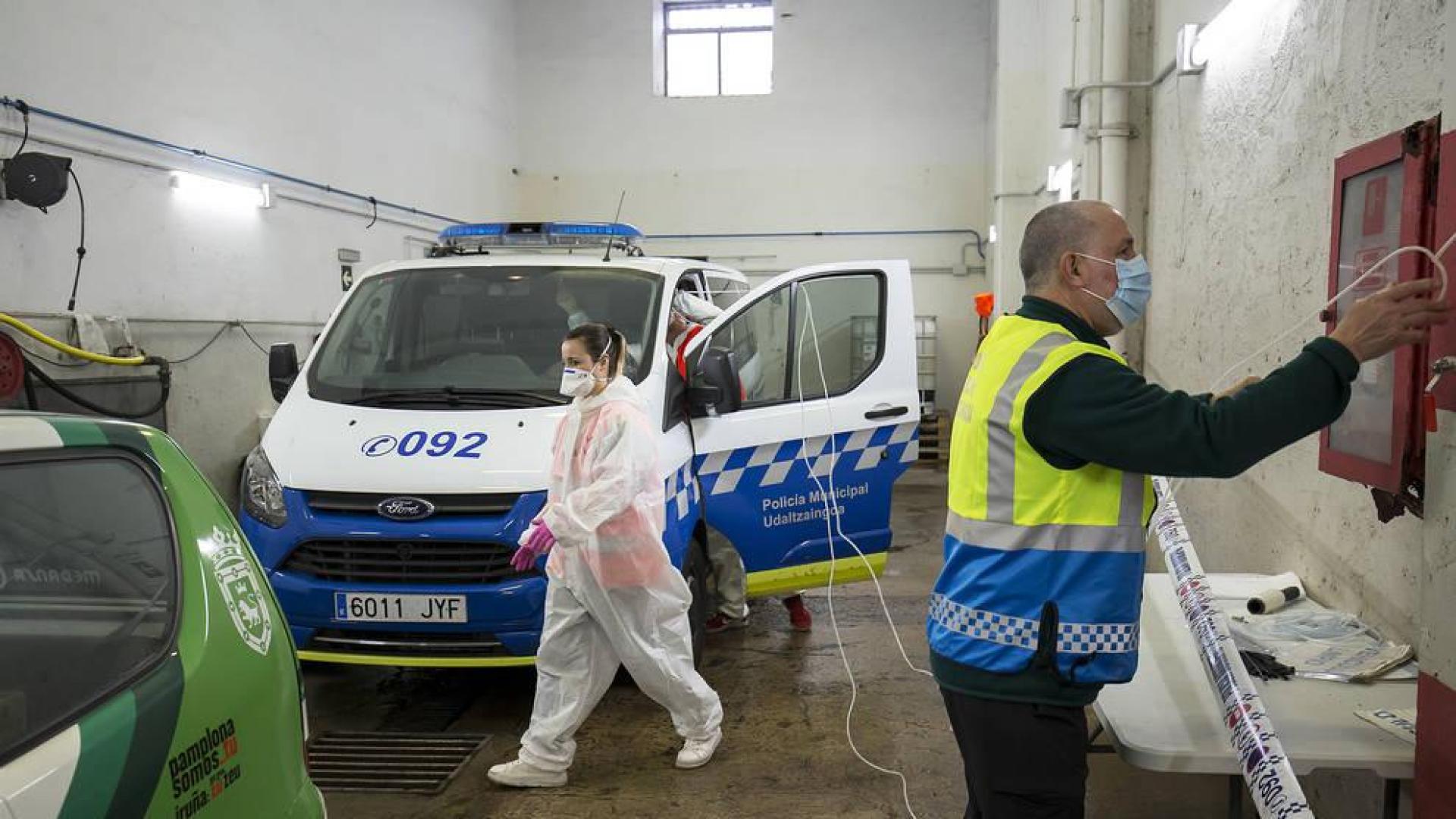 SAR Navarra y la Policía Municipal de Pamplona han desinfectado 1.200 vehículos