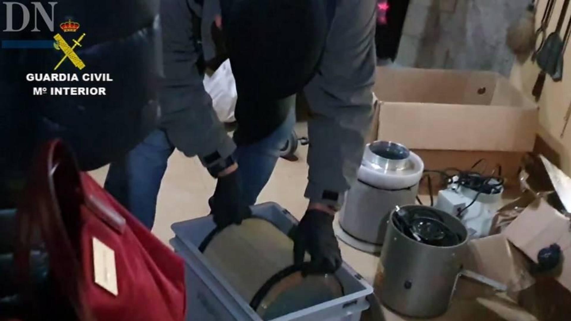 Dos detenidos y un investigado por fabricación y tráfico de armas de fuego