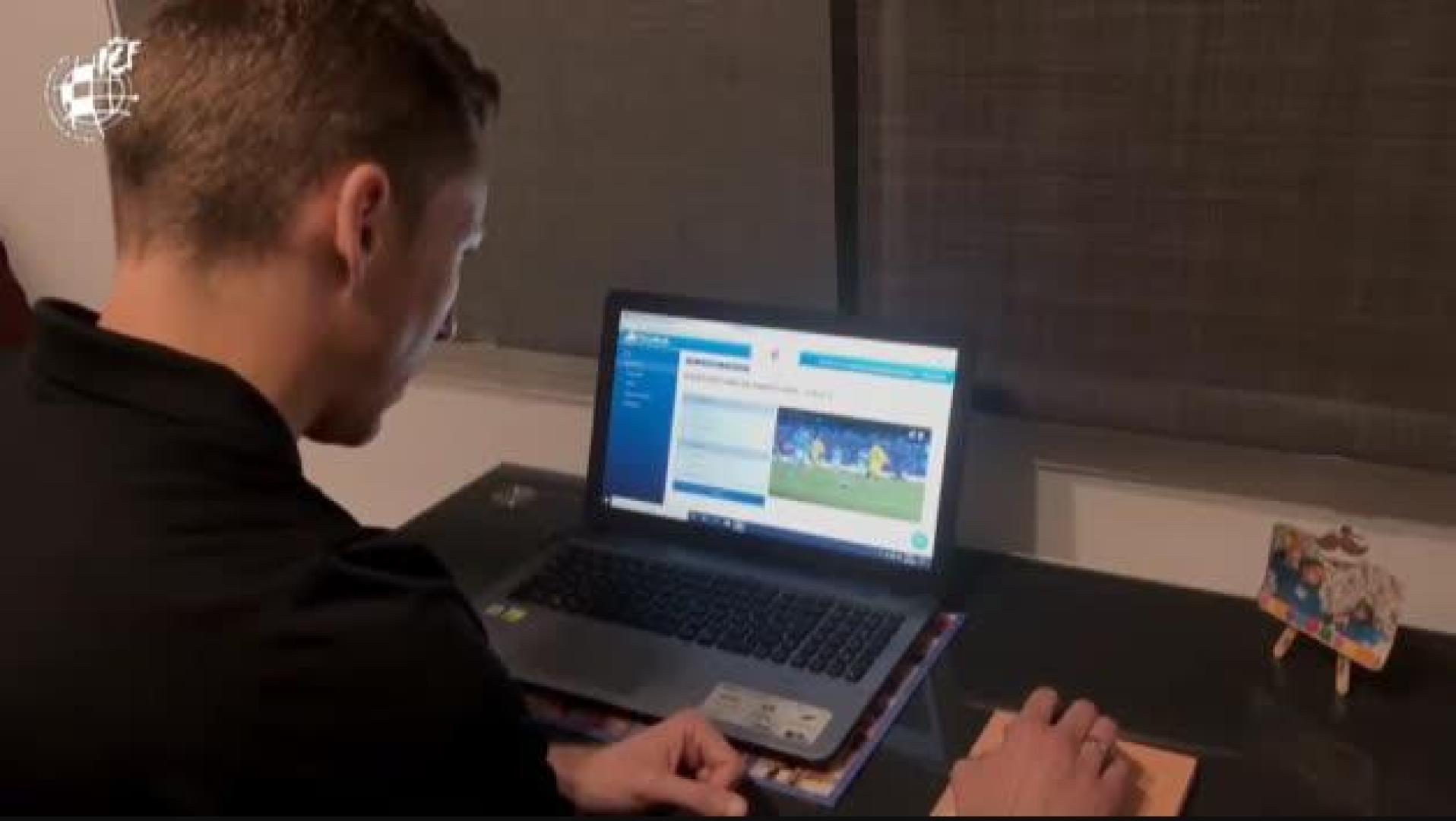 Vídeo | Los árbitros pasan pruebas telemáticas a la espera de que vuelva el fútbol