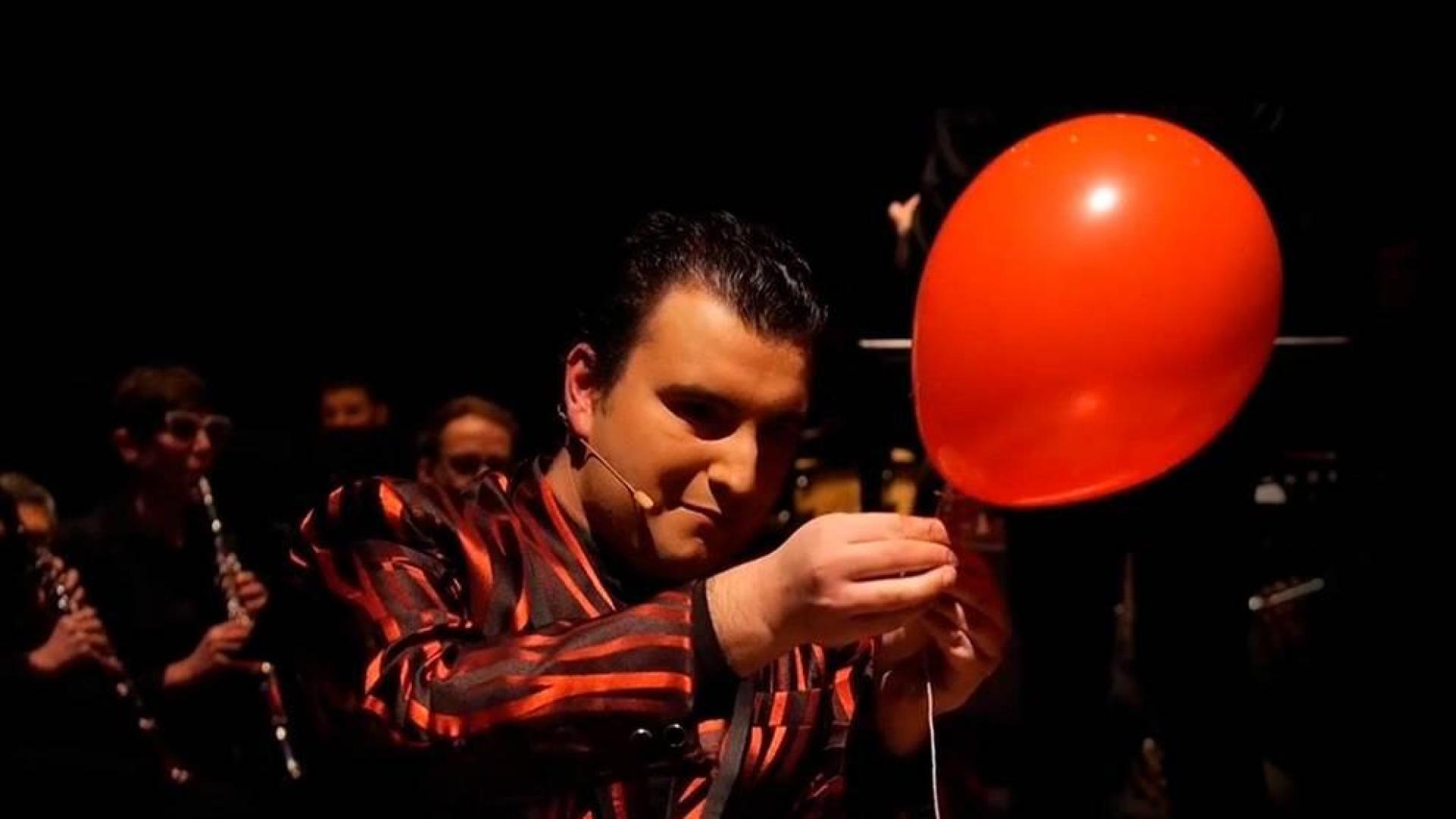 El mago Hodei ofrecerá un taller y un show virtual para todos los públicos que se podrá seguir por dos enlaces durante varios días.