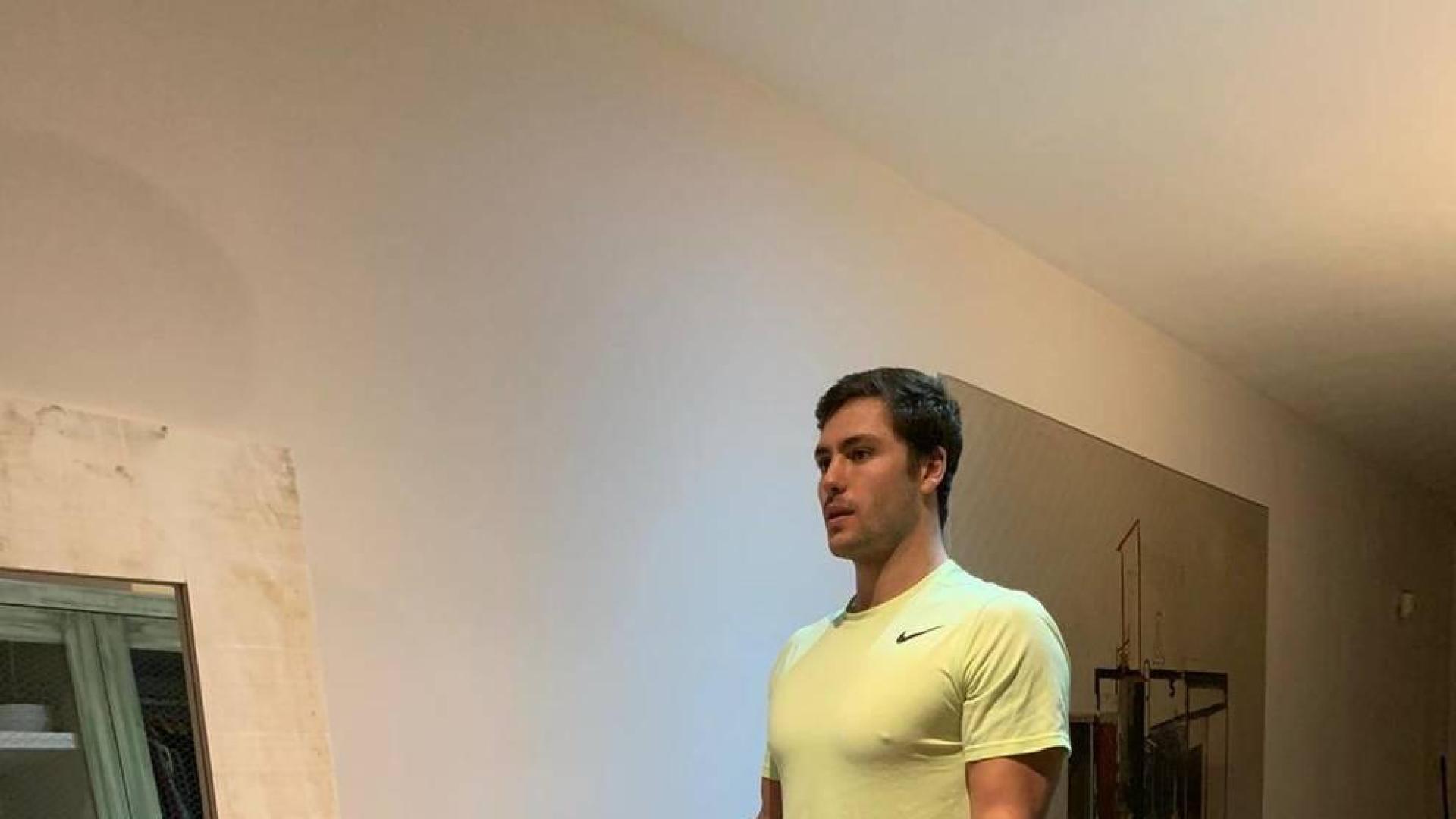 El navarro Alberto Munárriz, campeón de liga, en su casa de Barcelona.