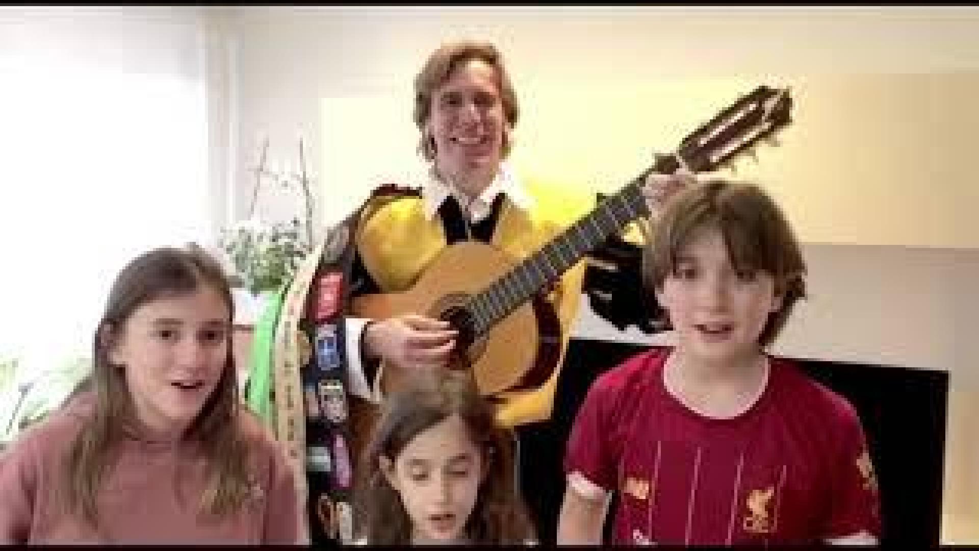 Aplauso en los balcones - Tuna de Medicina de Pamplona