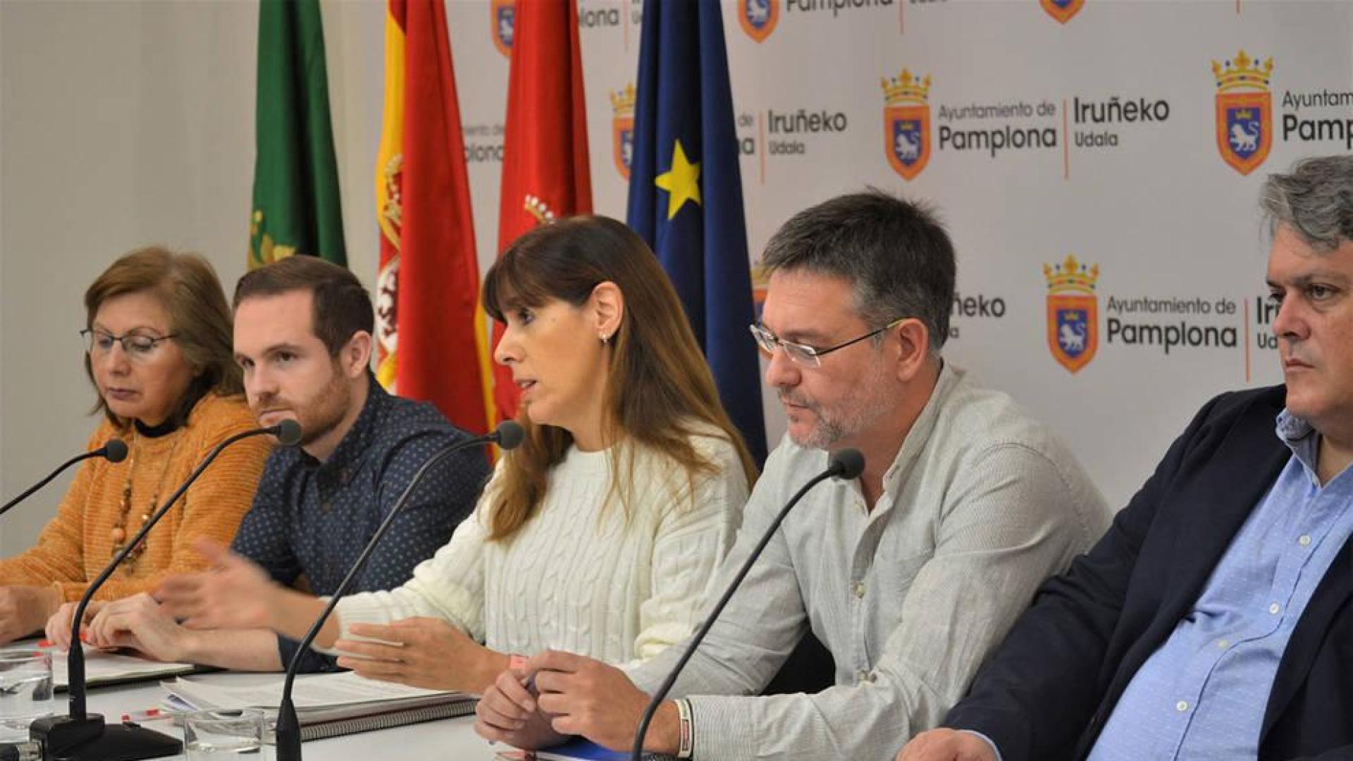 Grupo municipal del PSN en Pamplona, con Maite Esporrín en el centro.