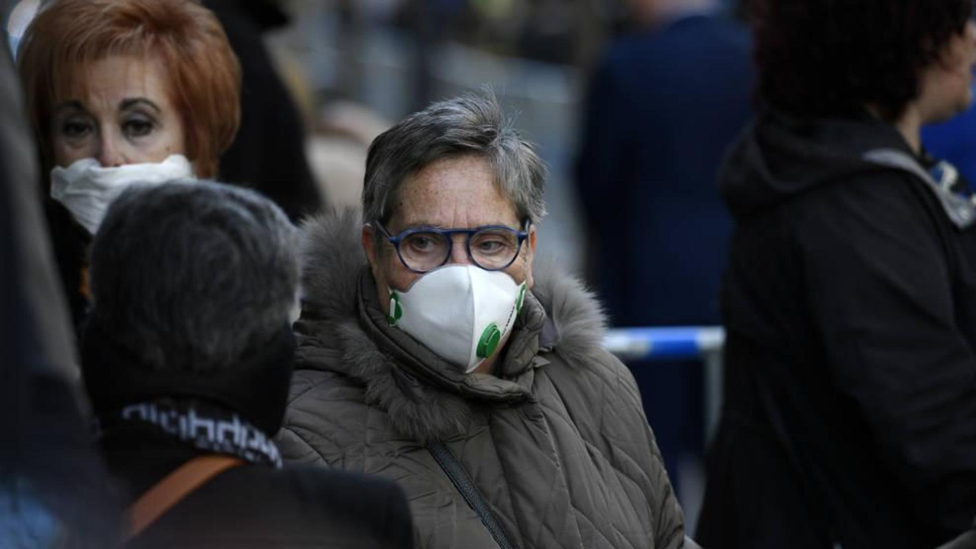 El coronavirus dobla su ritmo de contagios en España en un día y mata a otros cinco ancianos